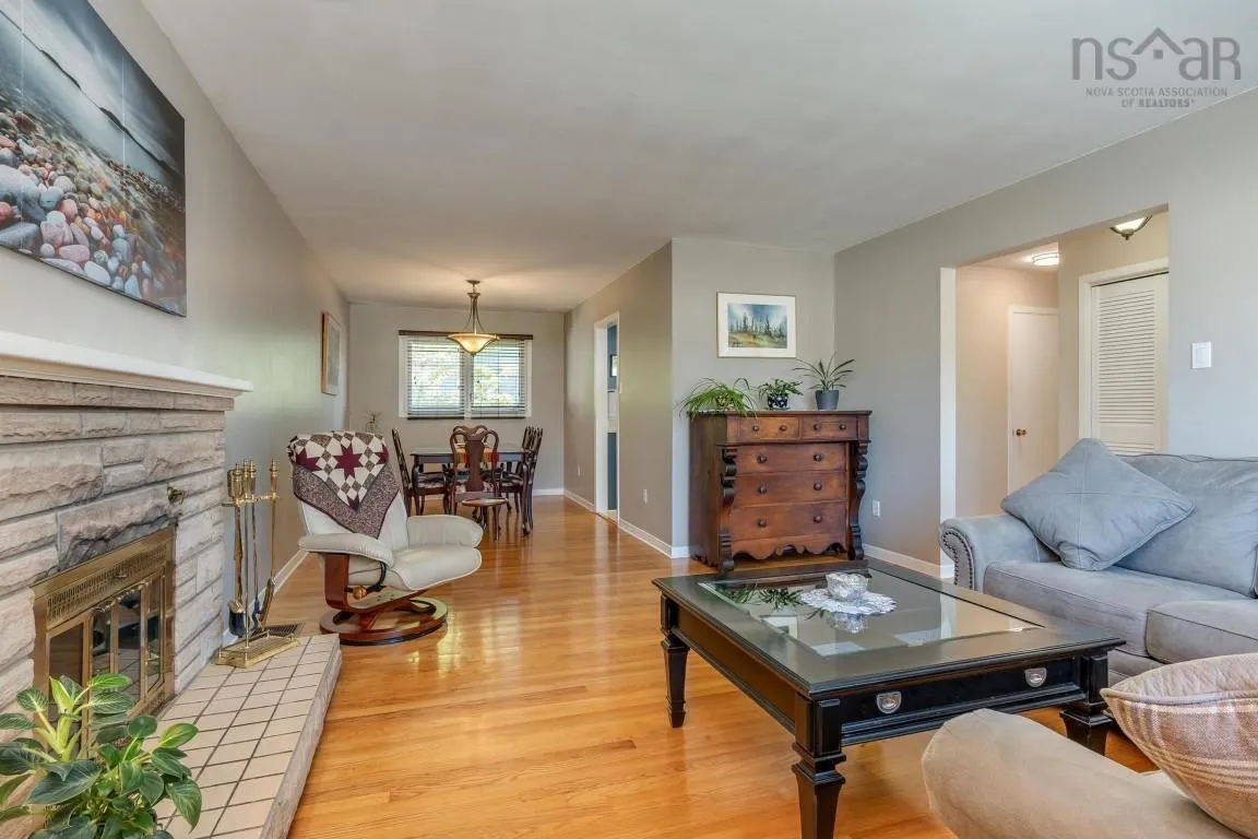 37 Robert Drive, Dartmouth, NS B2W 2A2, 3 Bedrooms Bedrooms, ,1 BathroomBathrooms,Residential,For Sale,Robert,202520587