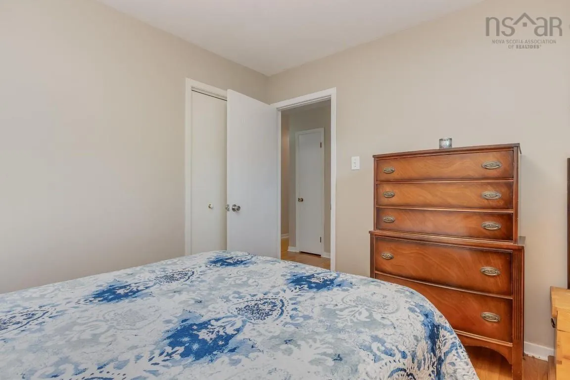 37 Robert Drive, Dartmouth, NS B2W 2A2, 3 Bedrooms Bedrooms, ,1 BathroomBathrooms,Residential,For Sale,Robert,202520587