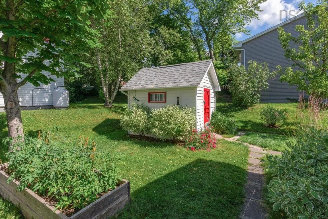 37 Robert Drive, Dartmouth, NS B2W 2A2, 3 Bedrooms Bedrooms, ,1 BathroomBathrooms,Residential,For Sale,Robert,202520587