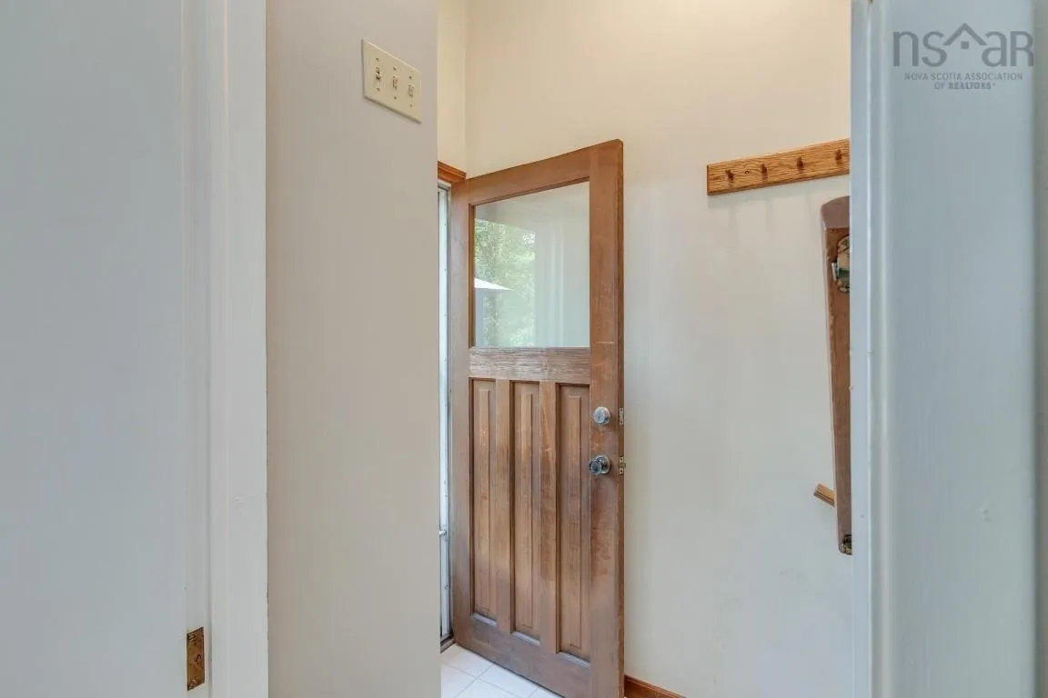 37 Robert Drive, Dartmouth, NS B2W 2A2, 3 Bedrooms Bedrooms, ,1 BathroomBathrooms,Residential,For Sale,Robert,202520587