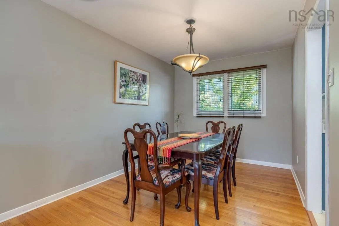 37 Robert Drive, Dartmouth, NS B2W 2A2, 3 Bedrooms Bedrooms, ,1 BathroomBathrooms,Residential,For Sale,Robert,202520587