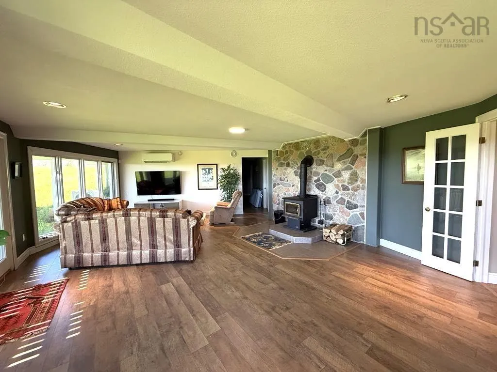 1379 Highway 362, Victoria Vale, NS B0S 1P0, 4 Bedrooms Bedrooms, ,3 BathroomsBathrooms,Residential,For Sale,Highway 362,202513184