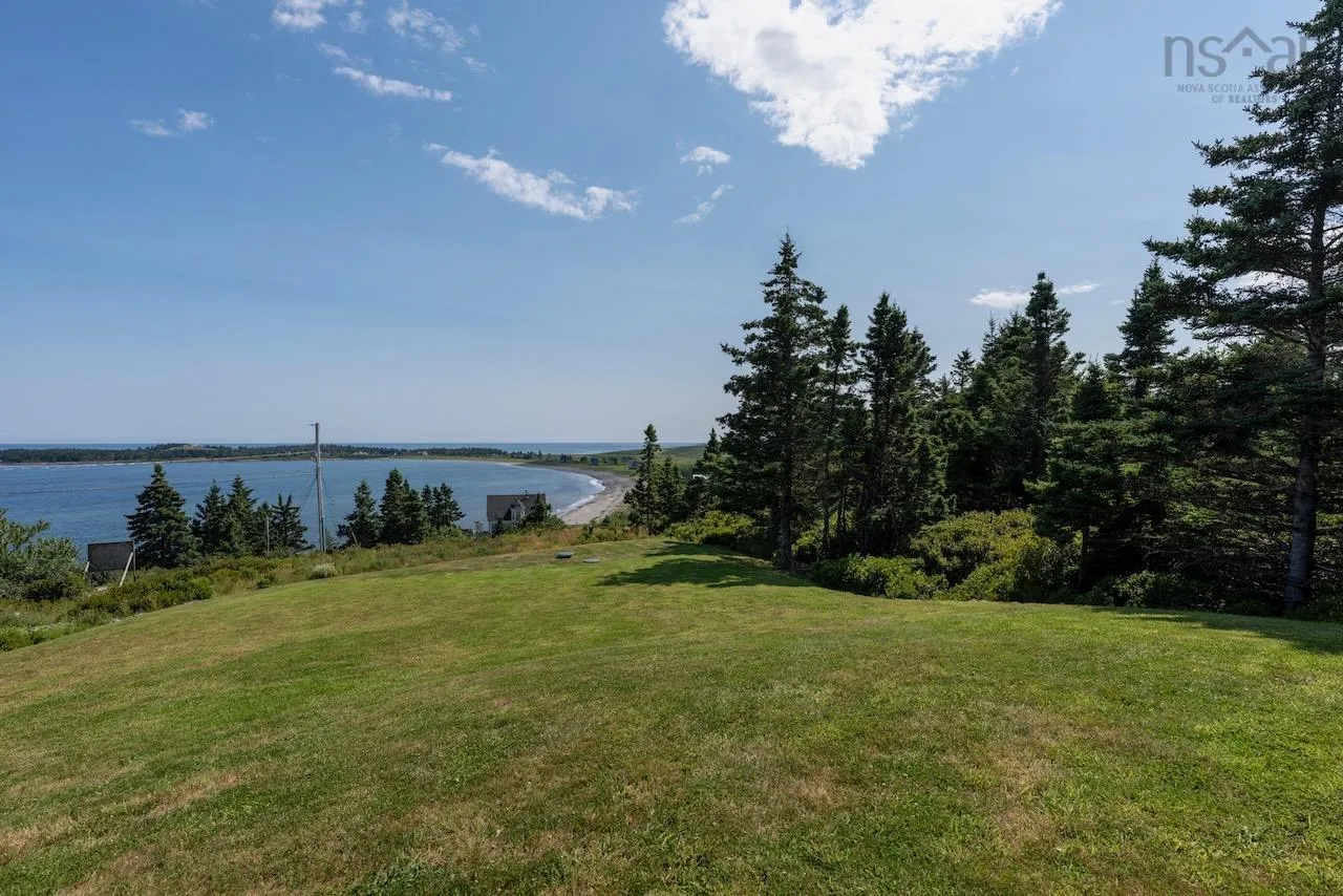 18 Woodlot Lane, Kingsburg, NS B0J 2X0, 3 Bedrooms Bedrooms, ,2 BathroomsBathrooms,Residential,For Sale,Woodlot,202519851