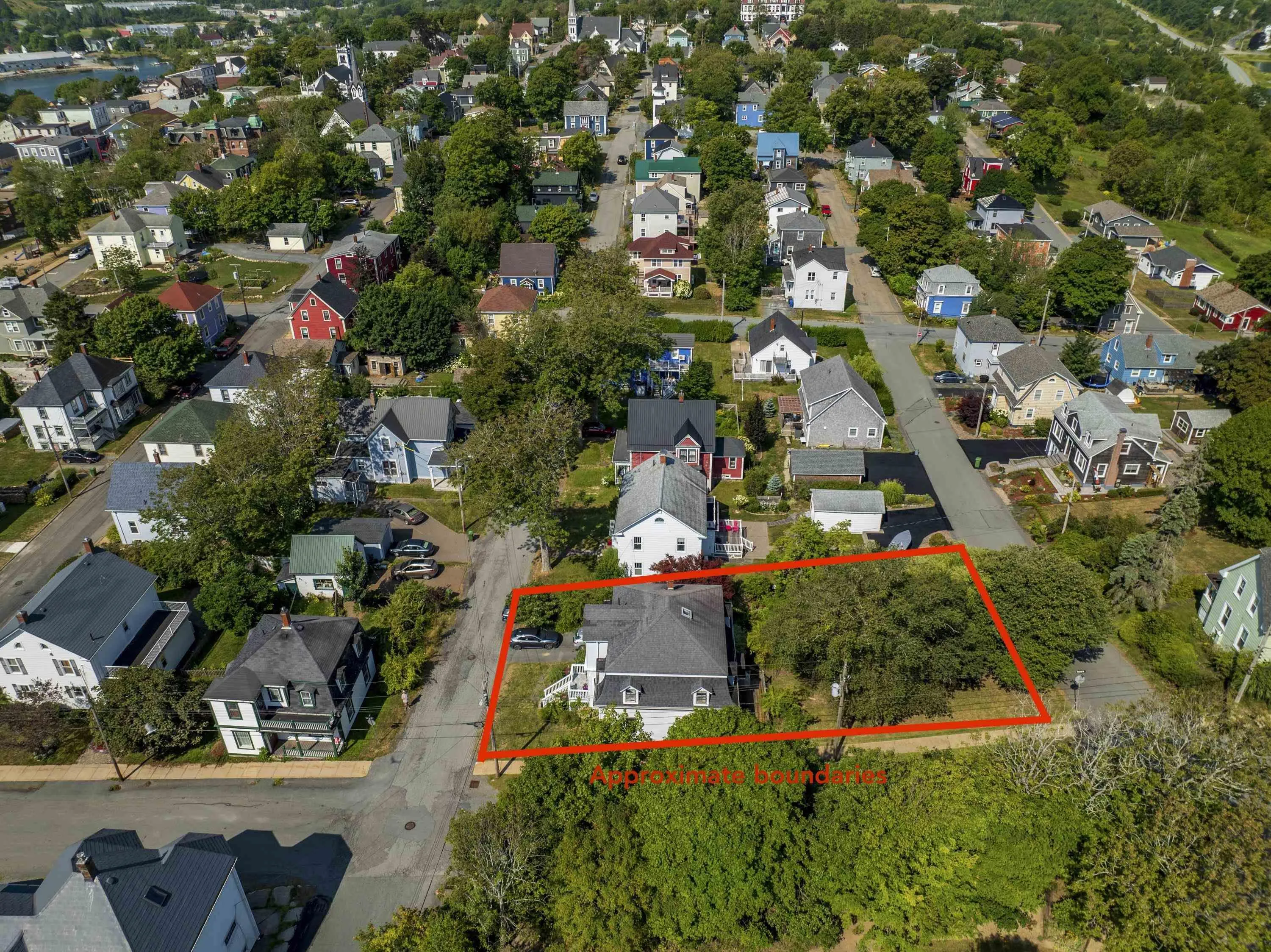 177 York Street, Lunenburg, NS B0J 2C0, 4 Bedrooms Bedrooms, ,2 BathroomsBathrooms,Residential,For Sale,York,202520892