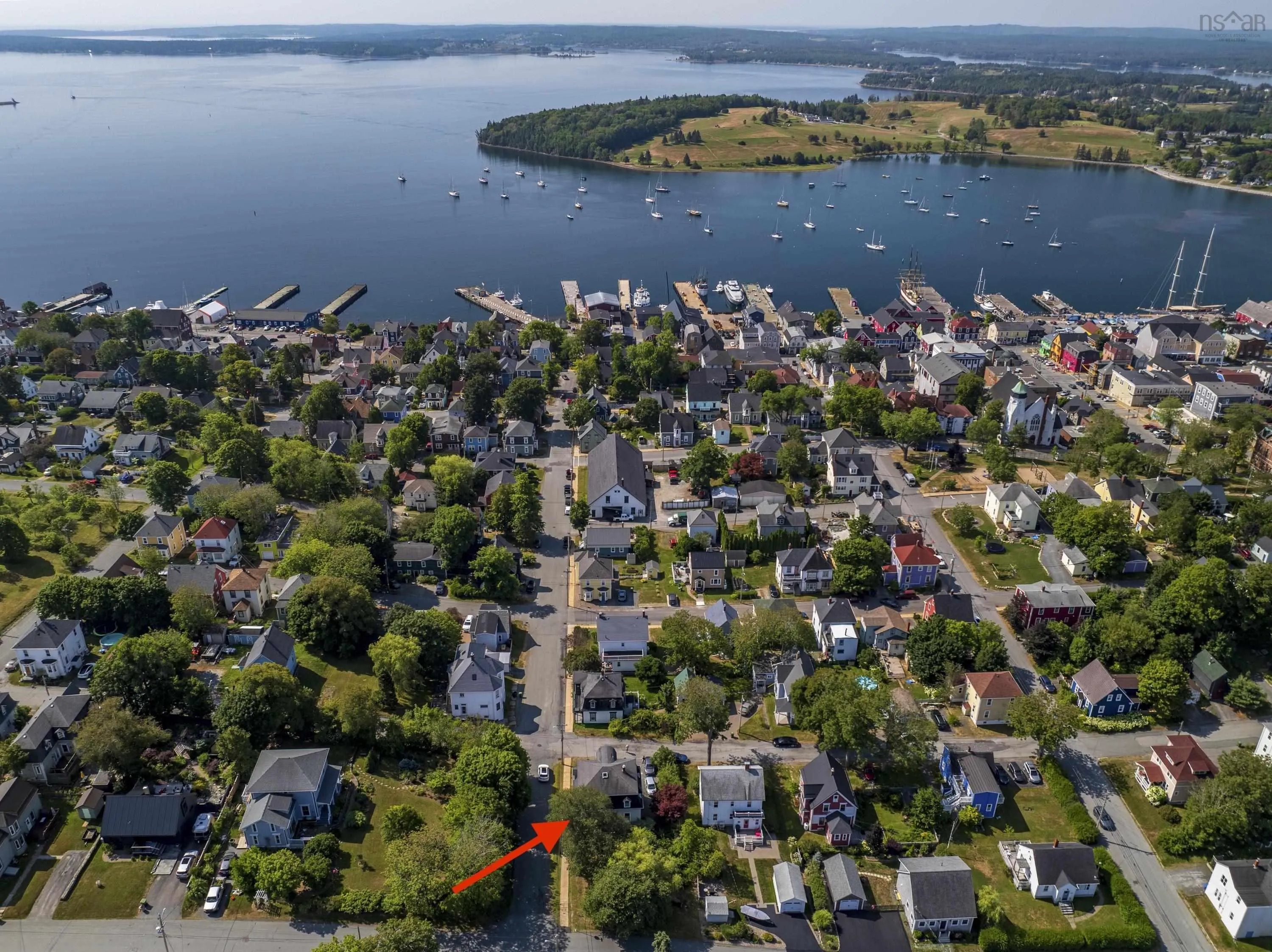 177 York Street, Lunenburg, NS B0J 2C0, 4 Bedrooms Bedrooms, ,2 BathroomsBathrooms,Residential,For Sale,York,202520892