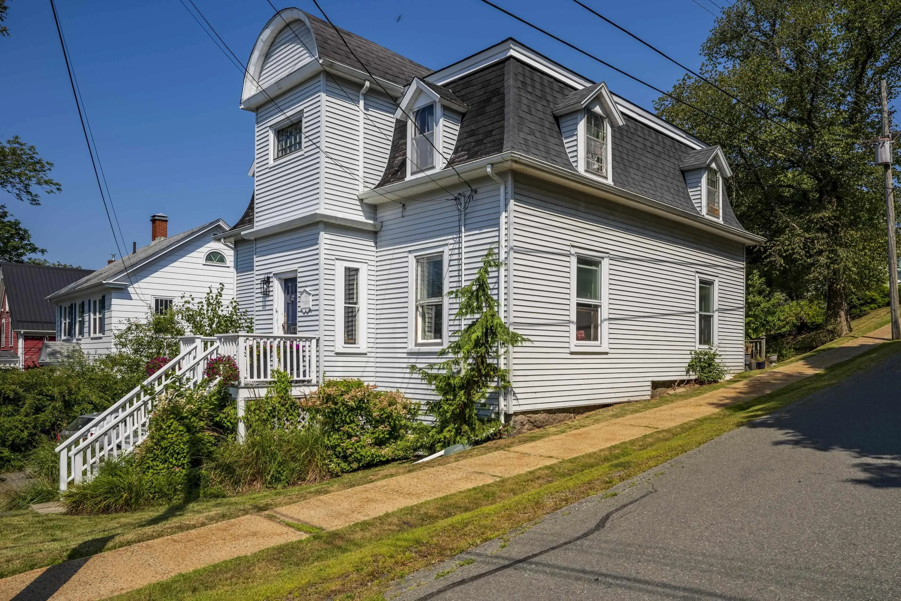 177 York Street, Lunenburg, NS B0J 2C0, 4 Bedrooms Bedrooms, ,2 BathroomsBathrooms,Residential,For Sale,York,202520892
