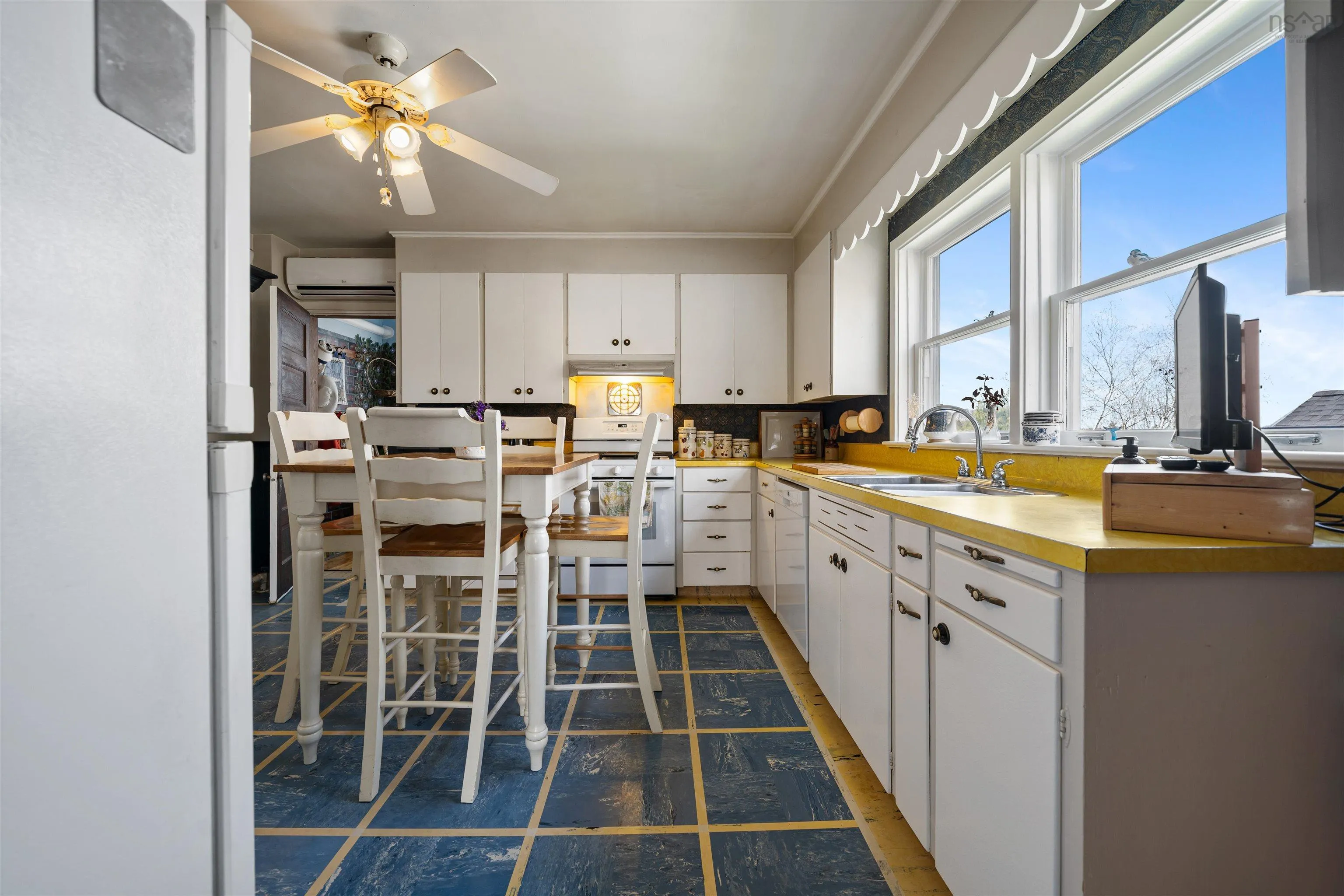 138 Main Street, Stewiacke Ns B0n 2j0, 4 Bedrooms Bedrooms, ,4 BathroomsBathrooms,Residential,For Sale,Main,202510364
