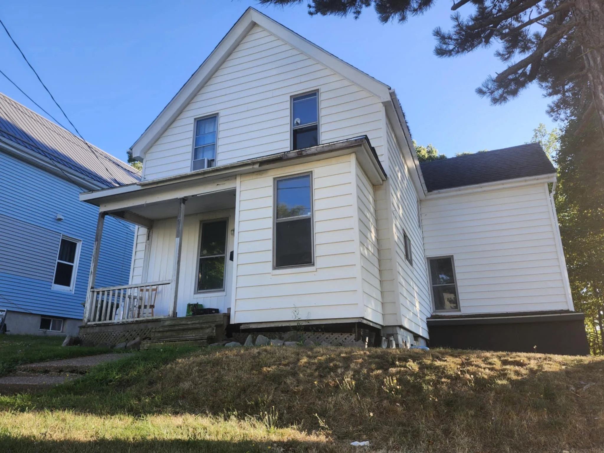 220 Oak Street, New Glasgow, NS B2H 4H2, ,Residential Income,For Sale,Oak,202523462