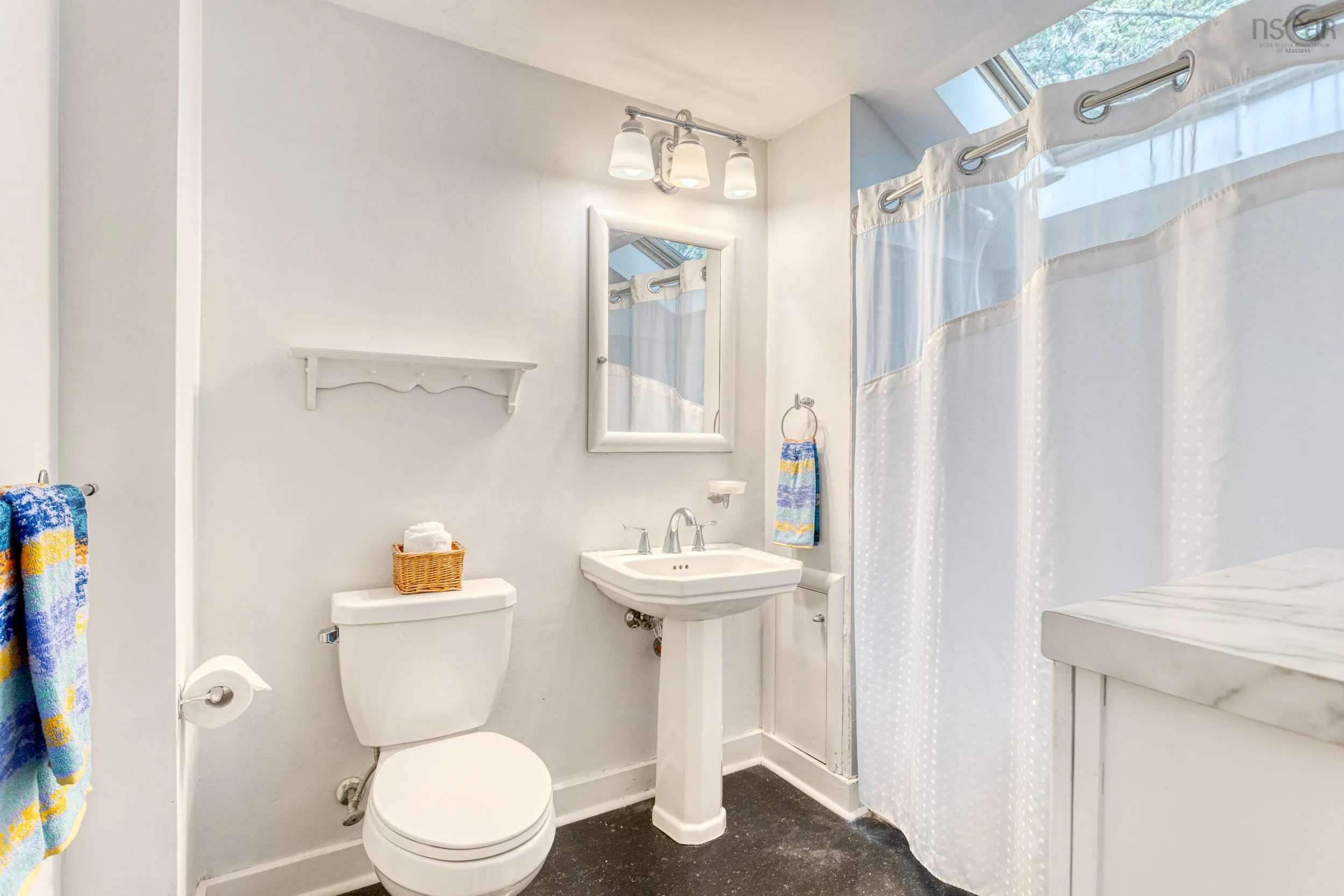 53 Milverton Road, Dartmouth, NS B2Y 0A8, 3 Bedrooms Bedrooms, ,1 BathroomBathrooms,Residential,For Sale,Milverton,202523123