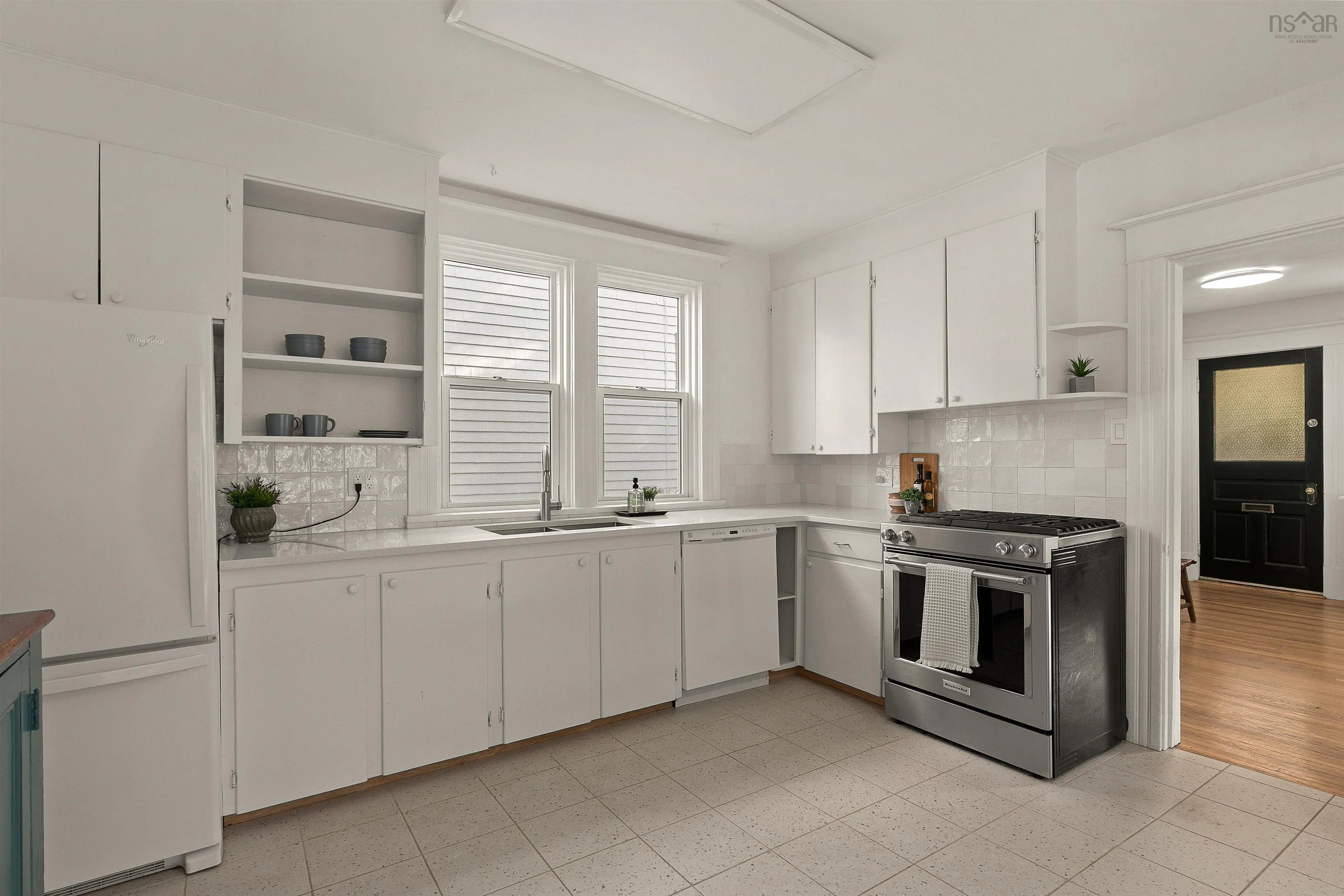 11 James Street, Dartmouth, NS B2Y 1R1, 3 Bedrooms Bedrooms, ,2 BathroomsBathrooms,Residential,For Sale,James,202524769