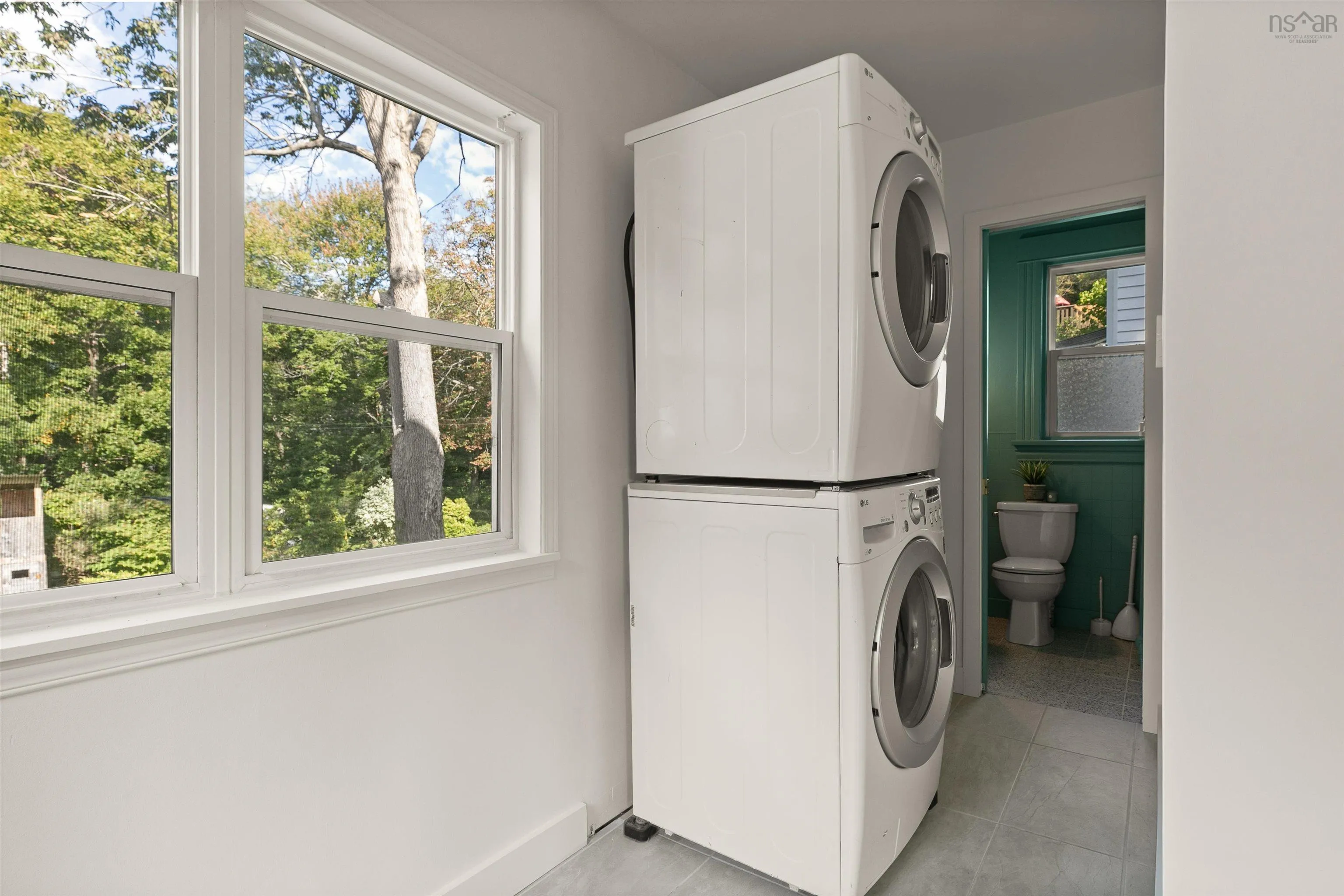 11 James Street, Dartmouth, NS B2Y 1R1, 3 Bedrooms Bedrooms, ,2 BathroomsBathrooms,Residential,For Sale,James,202524769