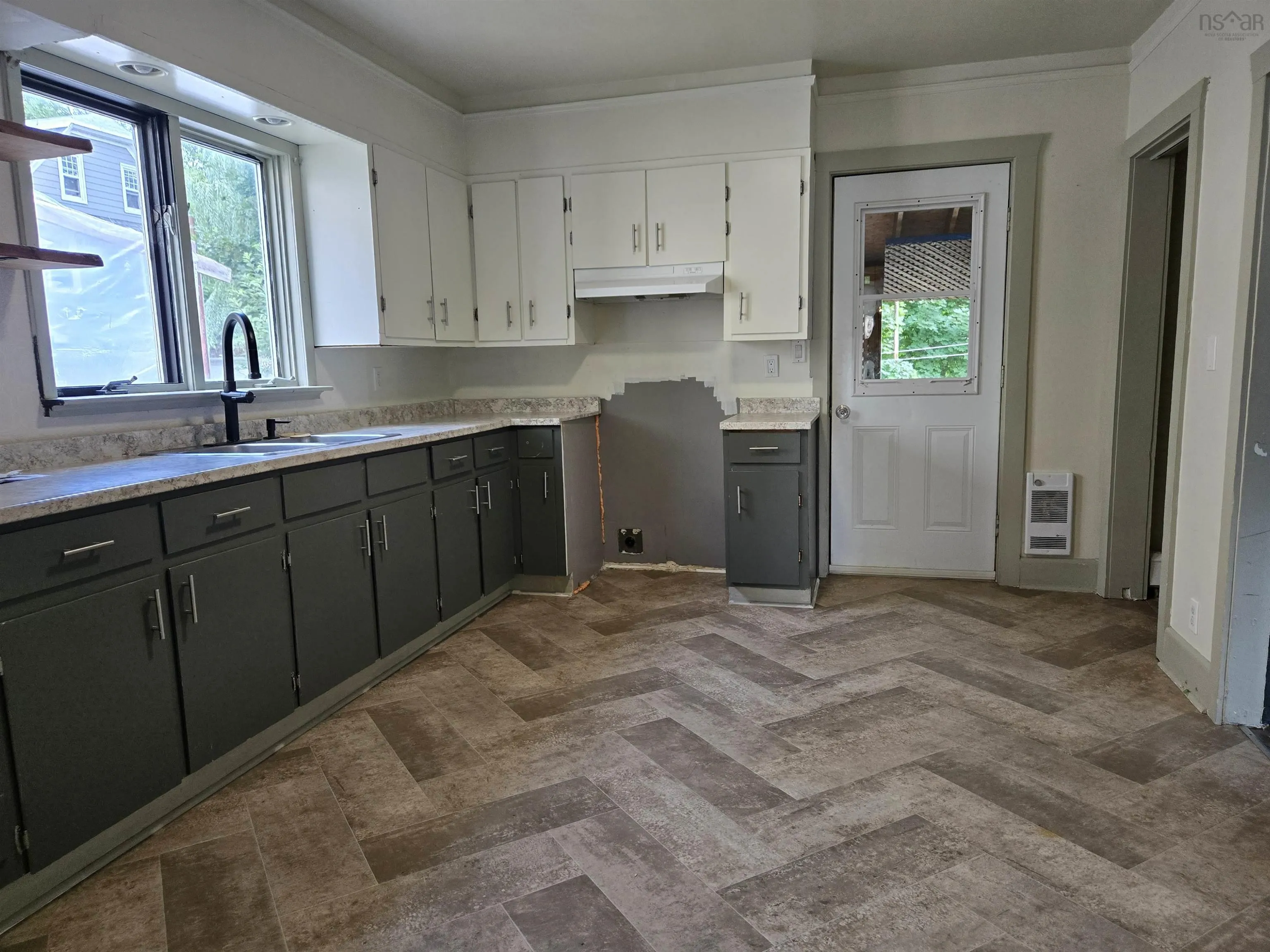 106 Brookland Street, Sydney, NS B1P 5B4, 5 Bedrooms Bedrooms, ,2 BathroomsBathrooms,Residential,For Sale,Brookland,202520848