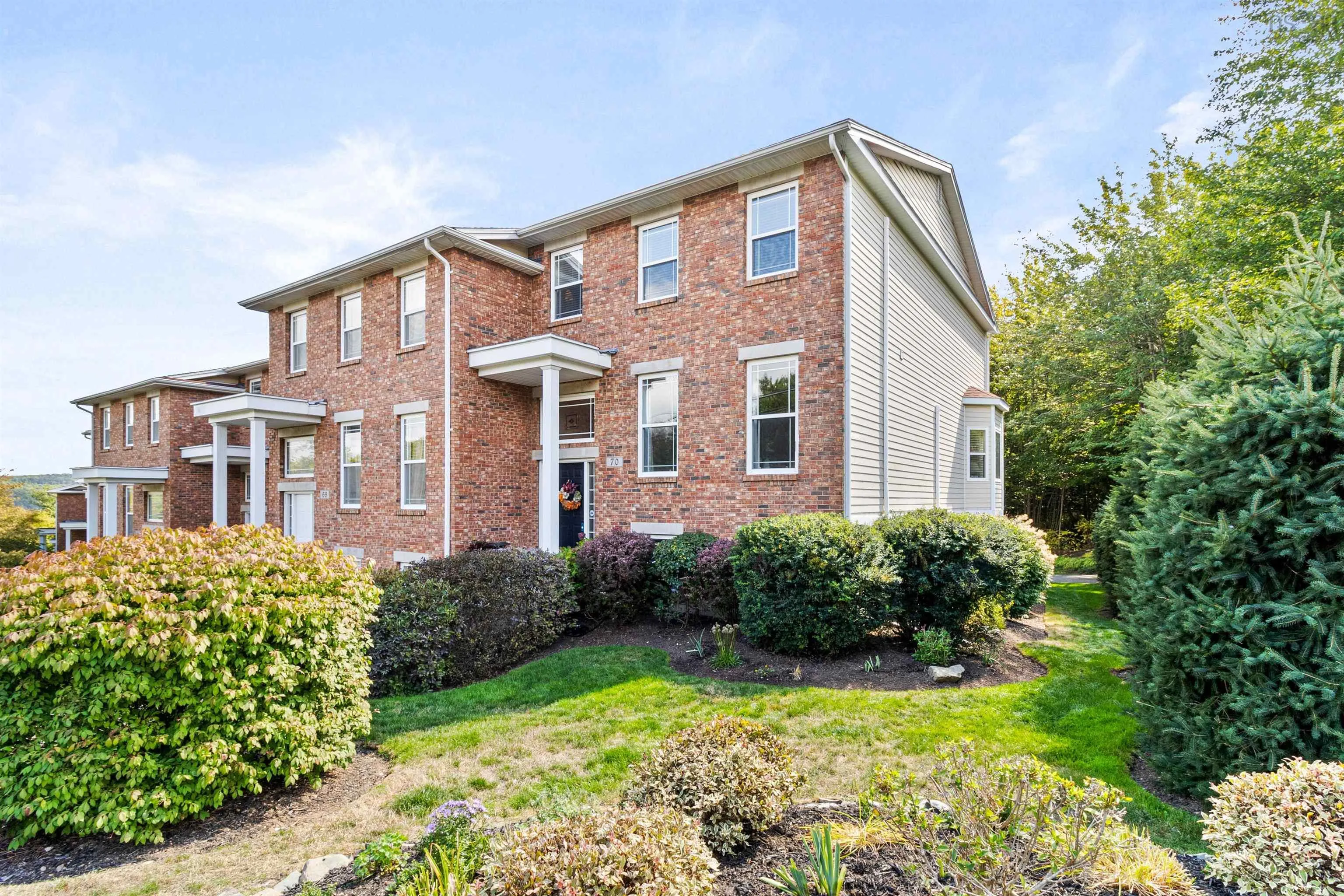 70 Southgate Drive, Bedford, NS B4A 4K8, 3 Bedrooms Bedrooms, ,4 BathroomsBathrooms,Residential,For Sale,Southgate,202523956