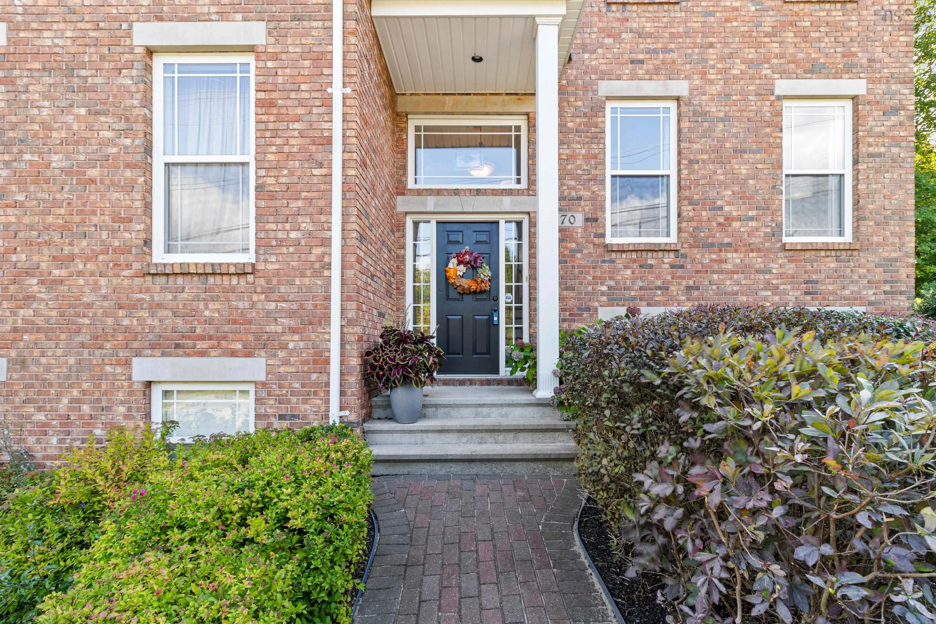 70 Southgate Drive, Bedford, NS B4A 4K8, 3 Bedrooms Bedrooms, ,4 BathroomsBathrooms,Residential,For Sale,Southgate,202523956