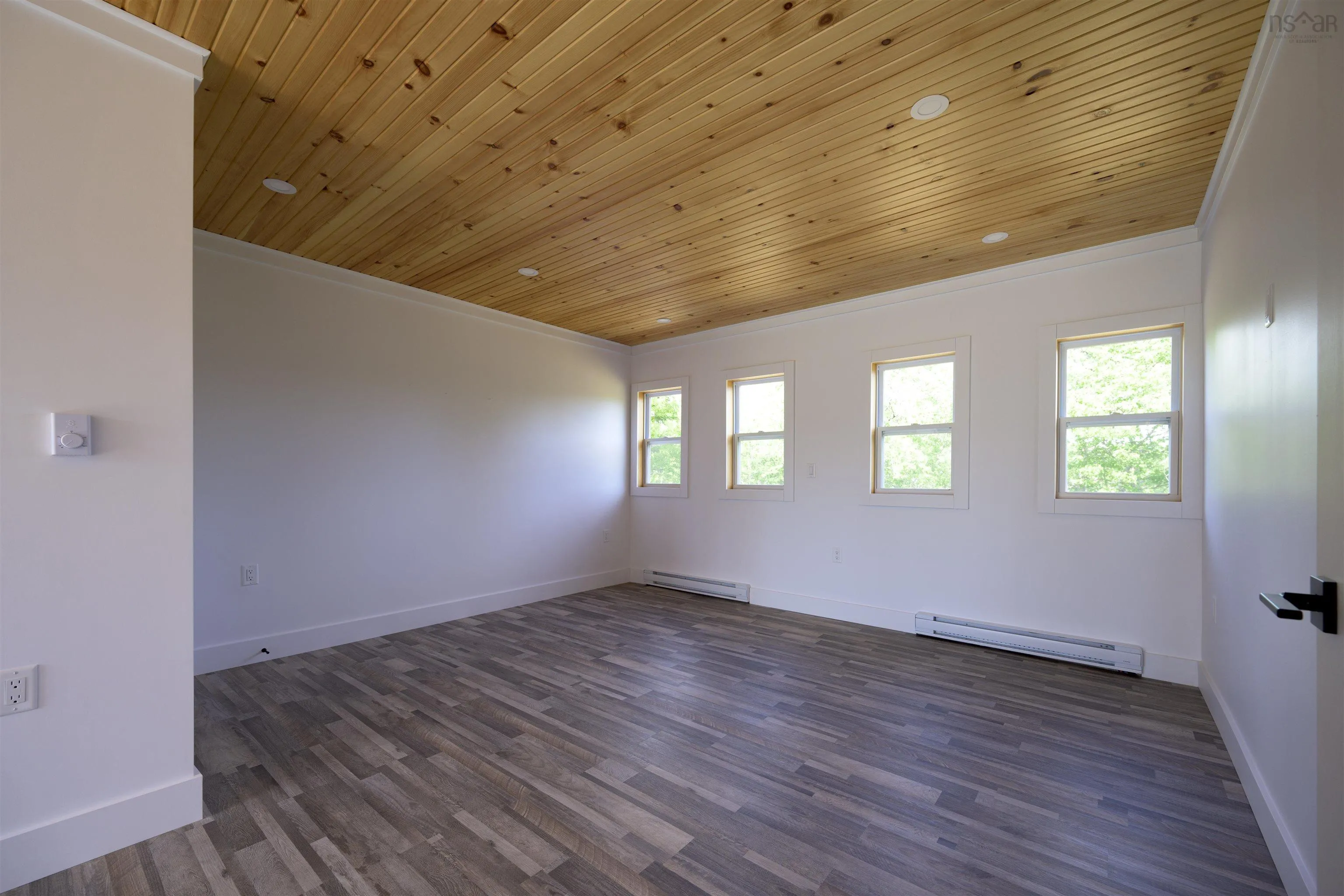 1988 New Chester Road, New Chester, NS B0J 2K0, 3 Bedrooms Bedrooms, ,2 BathroomsBathrooms,Residential,For Sale,New Chester,202519302