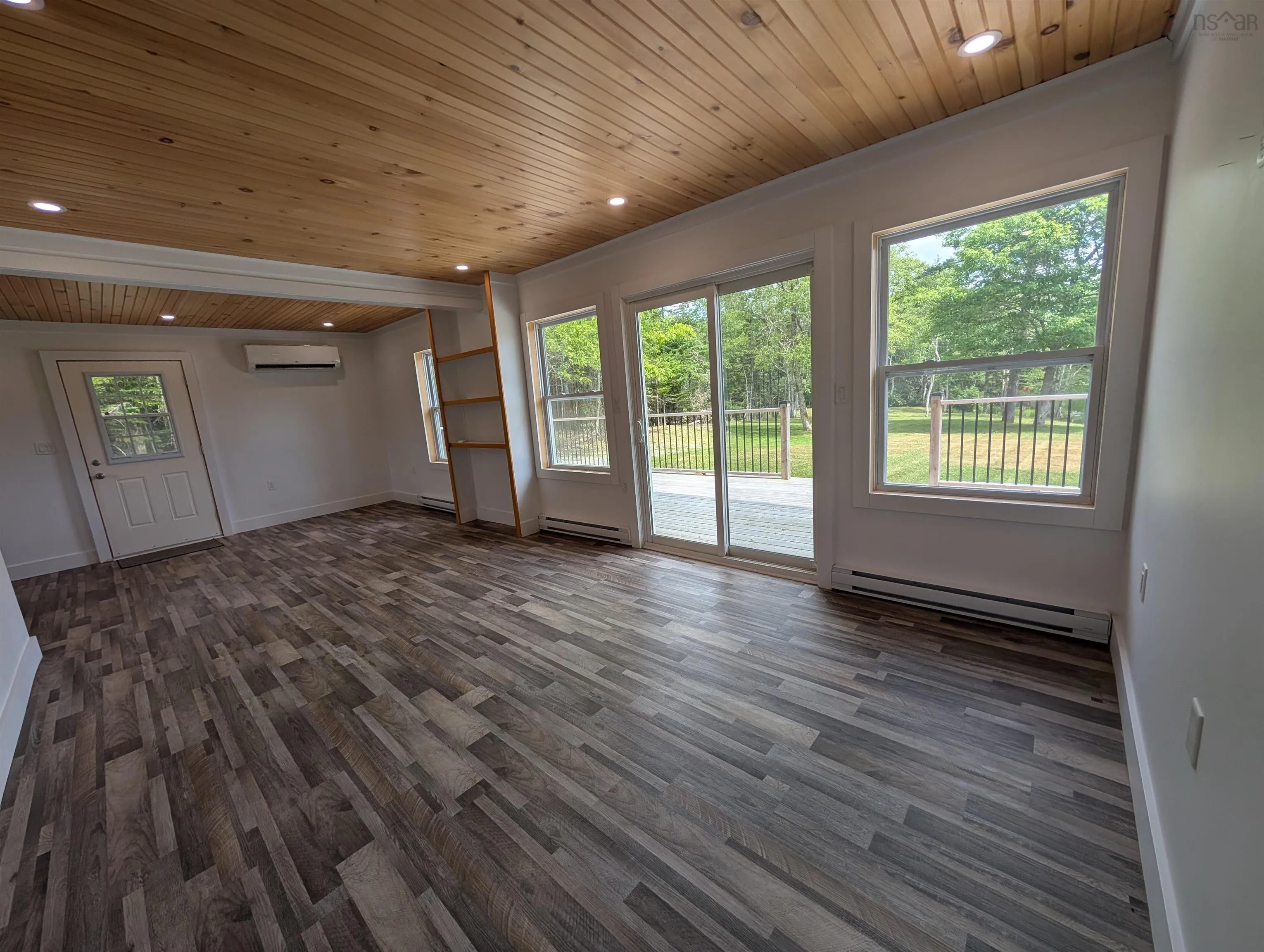 1988 New Chester Road, New Chester, NS B0J 2K0, 3 Bedrooms Bedrooms, ,2 BathroomsBathrooms,Residential,For Sale,New Chester,202519302