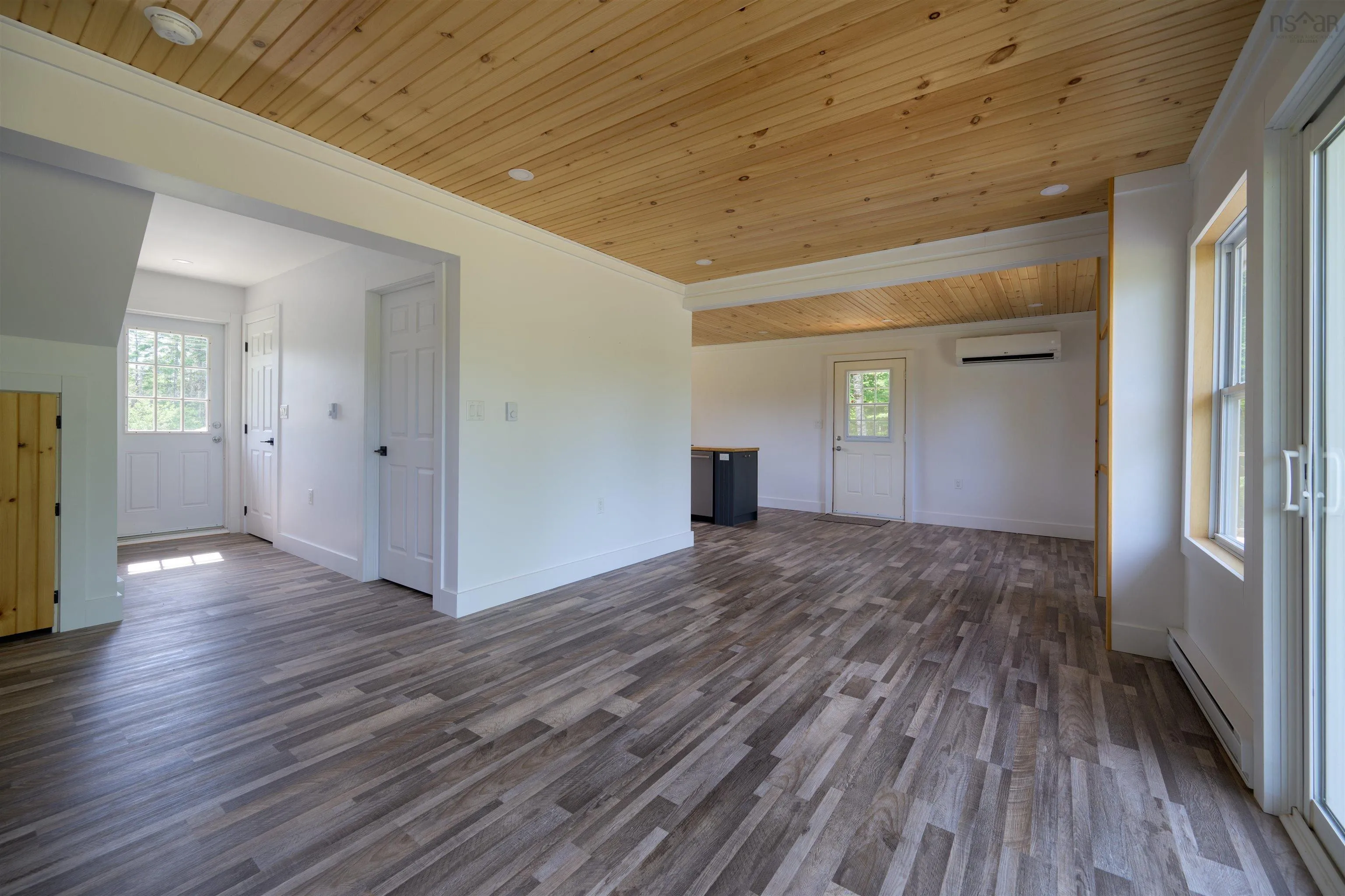1988 New Chester Road, New Chester, NS B0J 2K0, 3 Bedrooms Bedrooms, ,2 BathroomsBathrooms,Residential,For Sale,New Chester,202519302