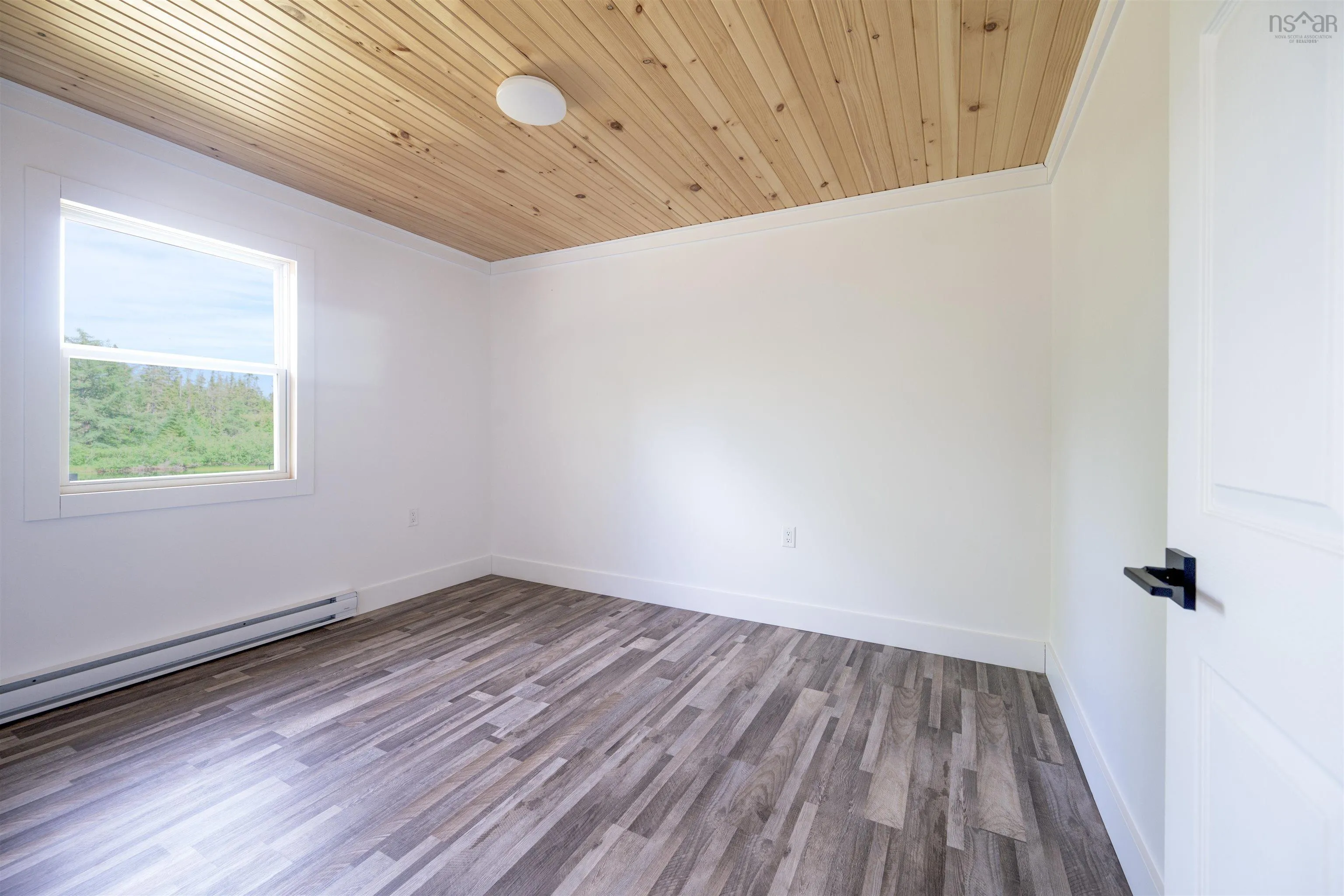 1988 New Chester Road, New Chester, NS B0J 2K0, 3 Bedrooms Bedrooms, ,2 BathroomsBathrooms,Residential,For Sale,New Chester,202519302