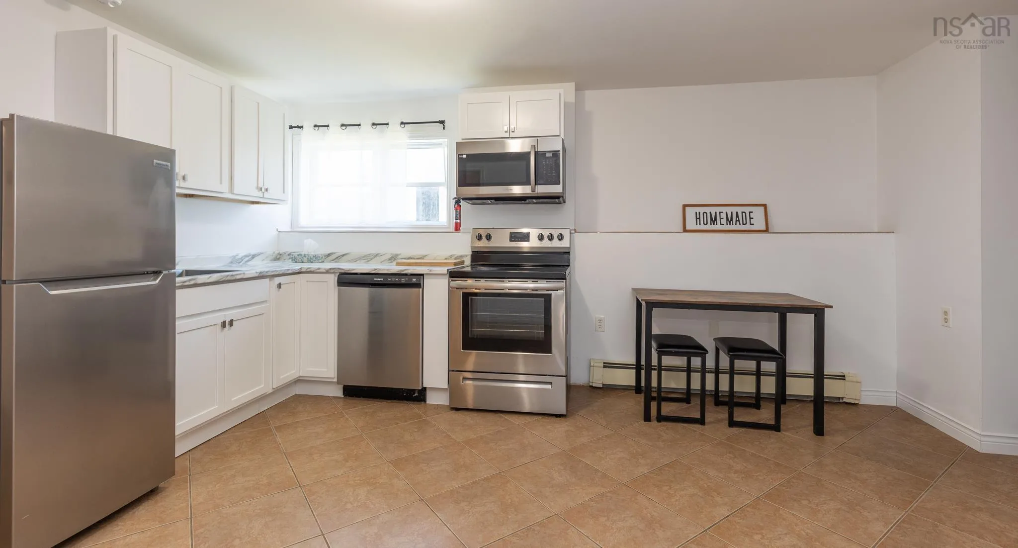 38 Beacon Street, Yarmouth, NS B5A 2W4, 4 Bedrooms Bedrooms, ,2 BathroomsBathrooms,Residential,For Sale,Beacon,202523726