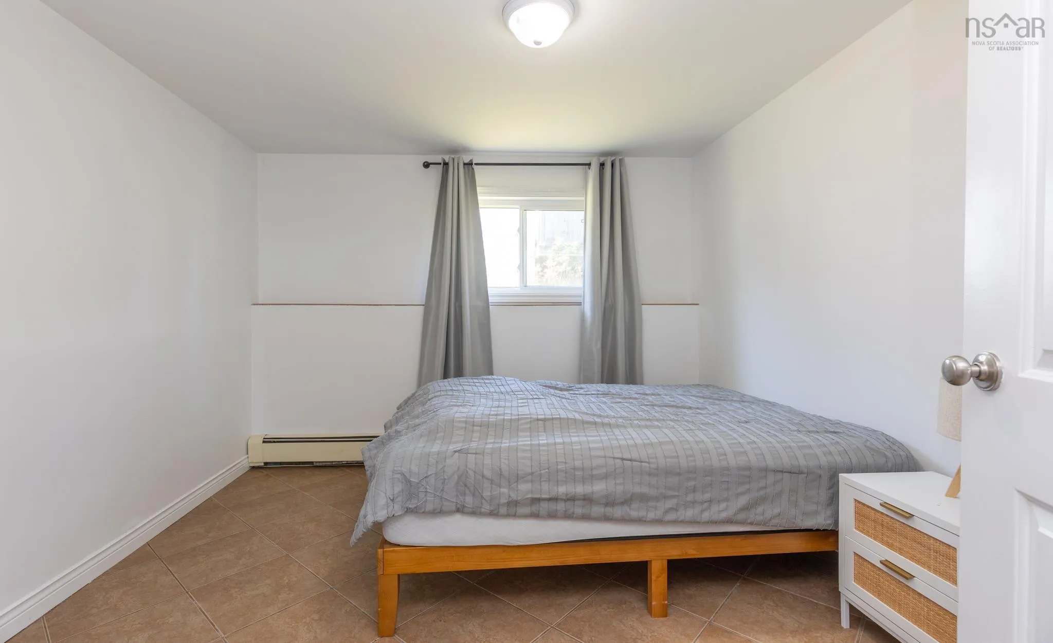 38 Beacon Street, Yarmouth, NS B5A 2W4, 4 Bedrooms Bedrooms, ,2 BathroomsBathrooms,Residential,For Sale,Beacon,202523726