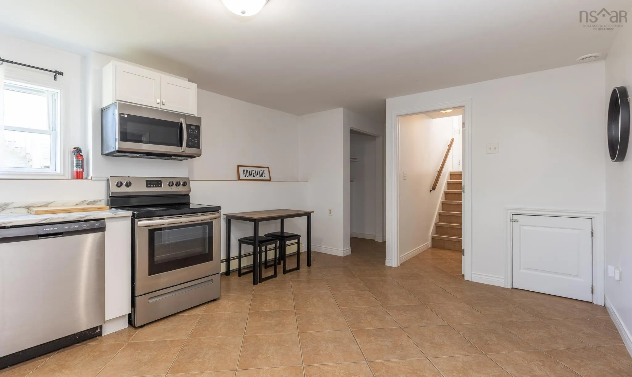 38 Beacon Street, Yarmouth, NS B5A 2W4, 4 Bedrooms Bedrooms, ,2 BathroomsBathrooms,Residential,For Sale,Beacon,202523726
