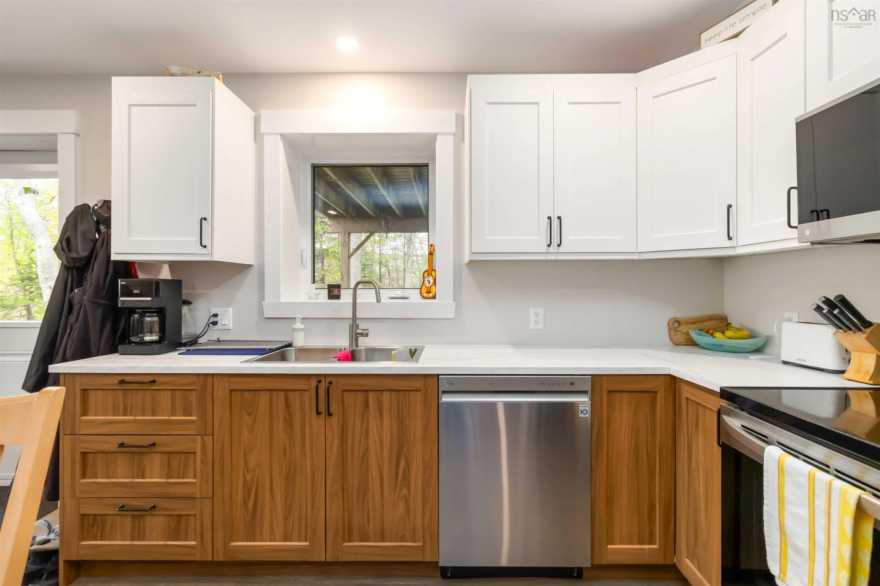 294 Lockview Road, Fall River, NS B2T 1J1, 4 Bedrooms Bedrooms, ,4 BathroomsBathrooms,Residential,For Sale,Lockview,202511886