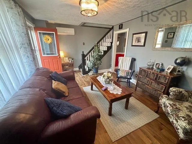 211 Ling Street, New Waterford, NS B1H 2W3, 2 Bedrooms Bedrooms, ,1 BathroomBathrooms,Residential,For Sale,Ling,202519269