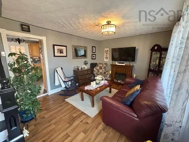 211 Ling Street, New Waterford, NS B1H 2W3, 2 Bedrooms Bedrooms, ,1 BathroomBathrooms,Residential,For Sale,Ling,202519269