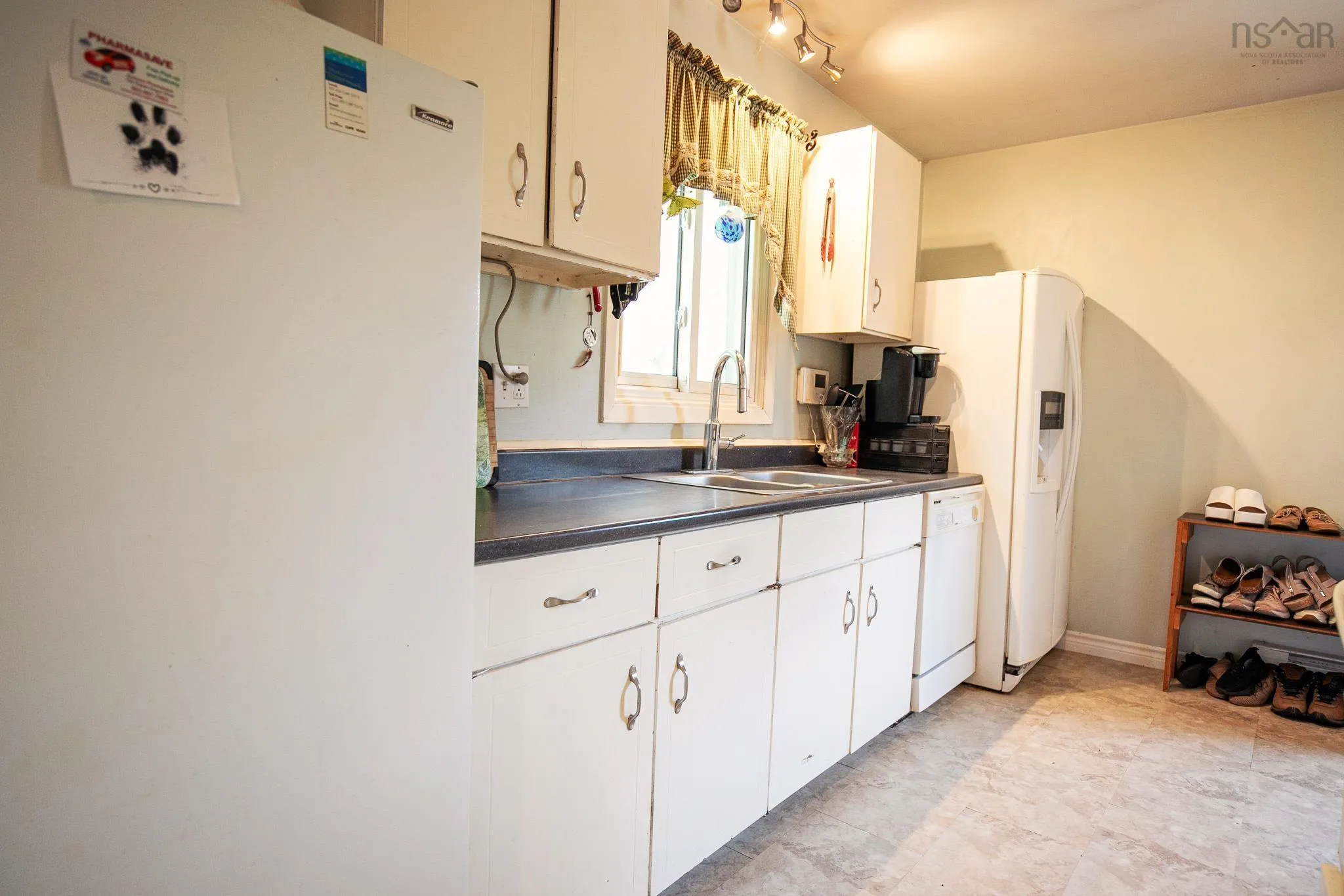 39 Rogers Avenue, Amherst, NS B4H 2J7, 3 Bedrooms Bedrooms, ,2 BathroomsBathrooms,Residential,For Sale,Rogers,202518165