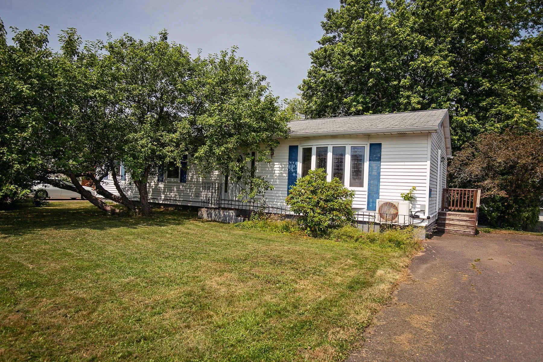 39 Rogers Avenue, Amherst, NS B4H 2J7, 3 Bedrooms Bedrooms, ,2 BathroomsBathrooms,Residential,For Sale,Rogers,202518165