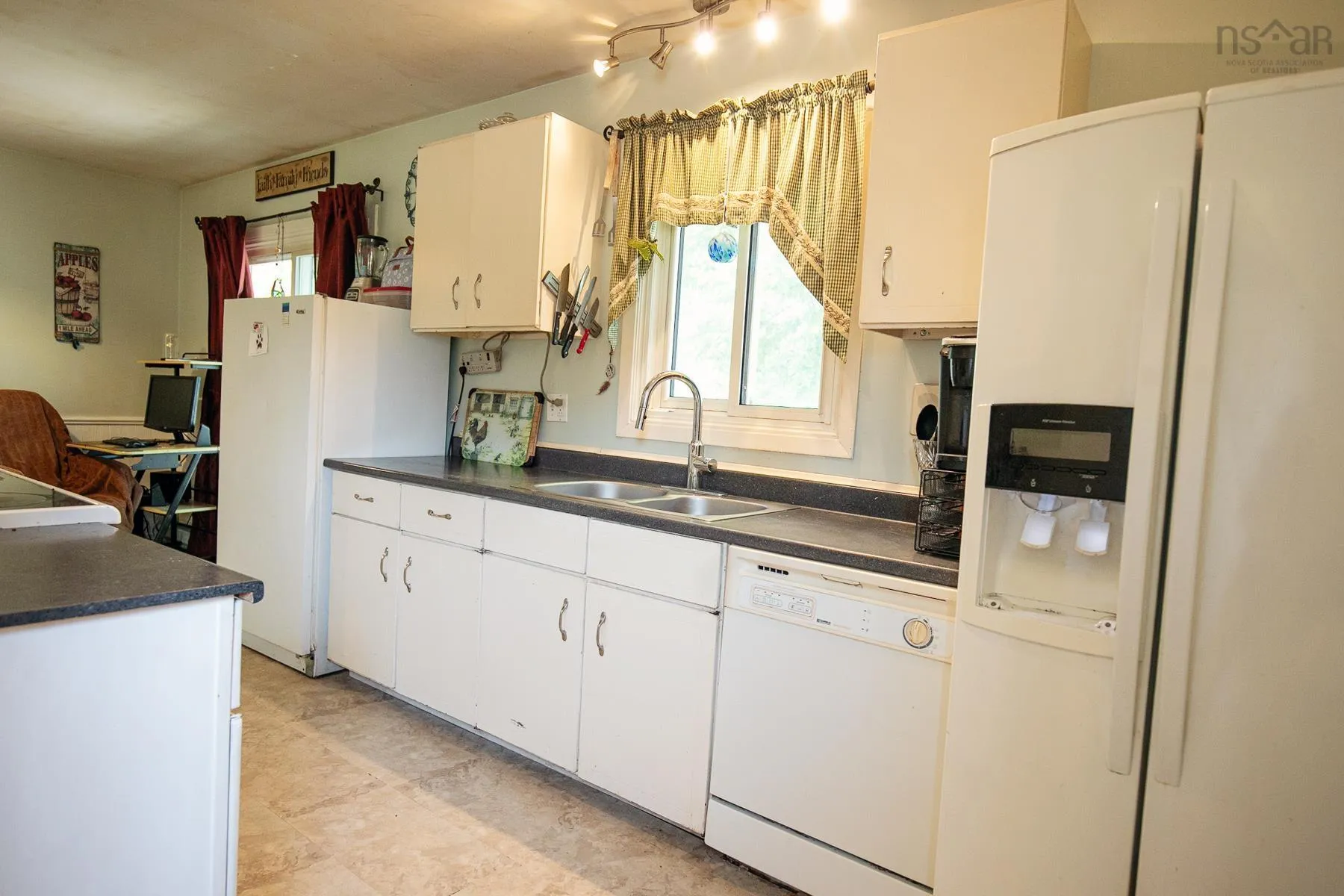 39 Rogers Avenue, Amherst, NS B4H 2J7, 3 Bedrooms Bedrooms, ,2 BathroomsBathrooms,Residential,For Sale,Rogers,202518165