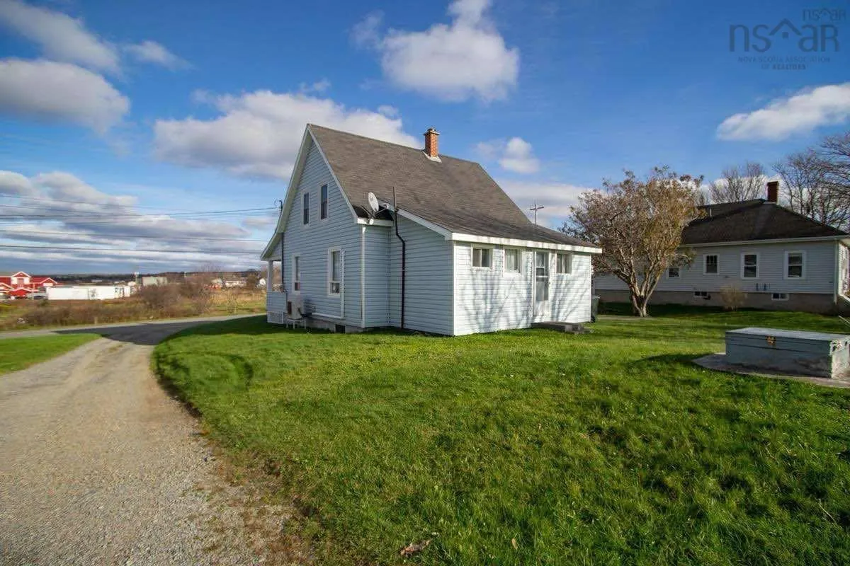 90 Peter Dugas Road, Meteghan, NS B0W 2J0, 5 Bedrooms Bedrooms, ,1 BathroomBathrooms,Residential,For Sale,Peter Dugas,202513033