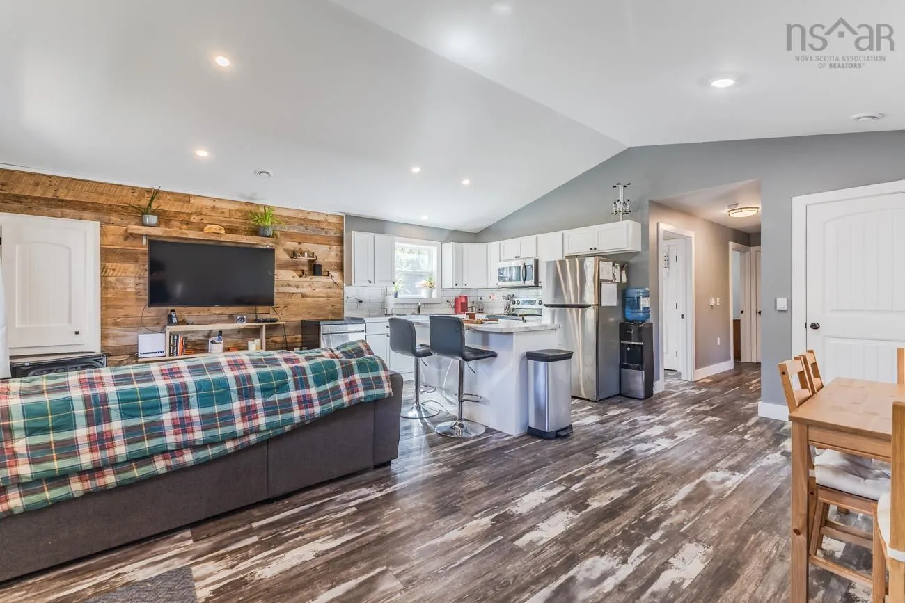 69 Ocean Beach Rd, Bramber, NS B0N 2R0, 2 Bedrooms Bedrooms, ,1 BathroomBathrooms,Residential,For Sale,Ocean Beach Rd,202525465