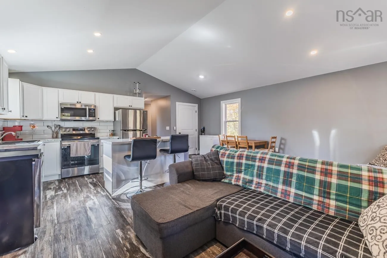 69 Ocean Beach Rd, Bramber, NS B0N 2R0, 2 Bedrooms Bedrooms, ,1 BathroomBathrooms,Residential,For Sale,Ocean Beach Rd,202525465