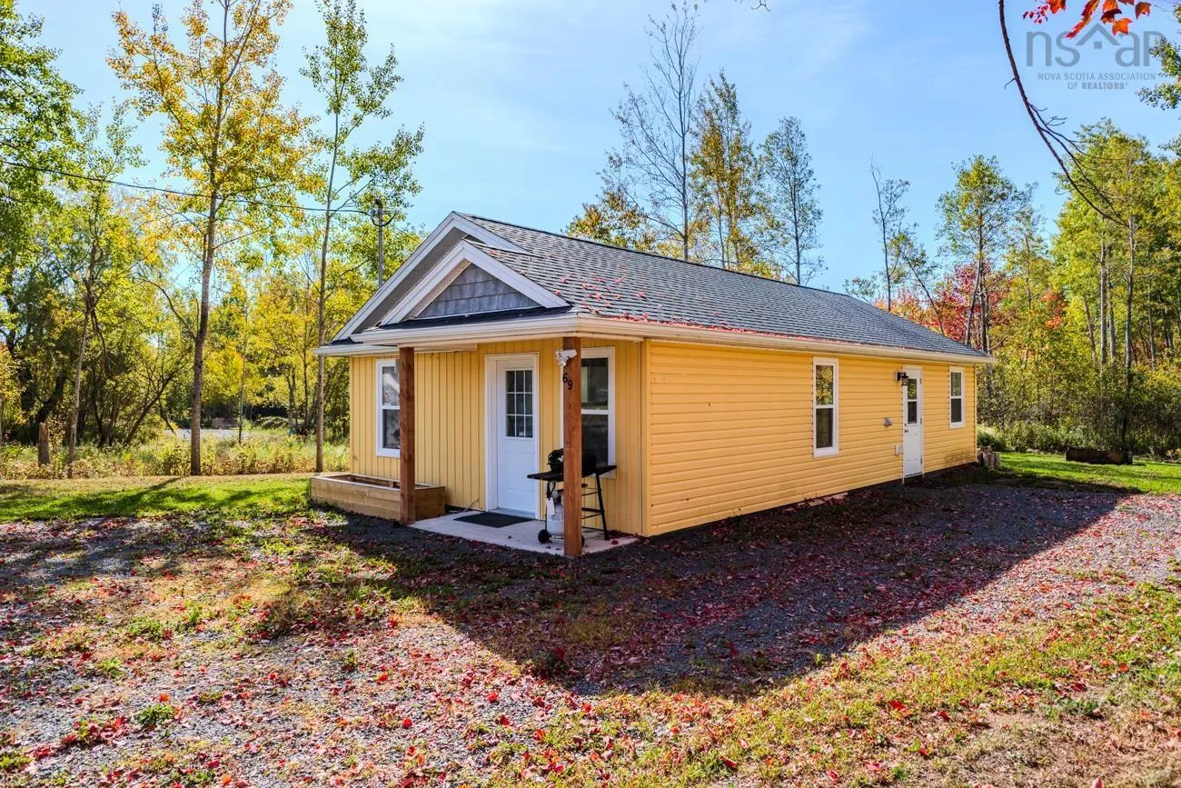 69 Ocean Beach Rd, Bramber, NS B0N 2R0, 2 Bedrooms Bedrooms, ,1 BathroomBathrooms,Residential,For Sale,Ocean Beach Rd,202525465