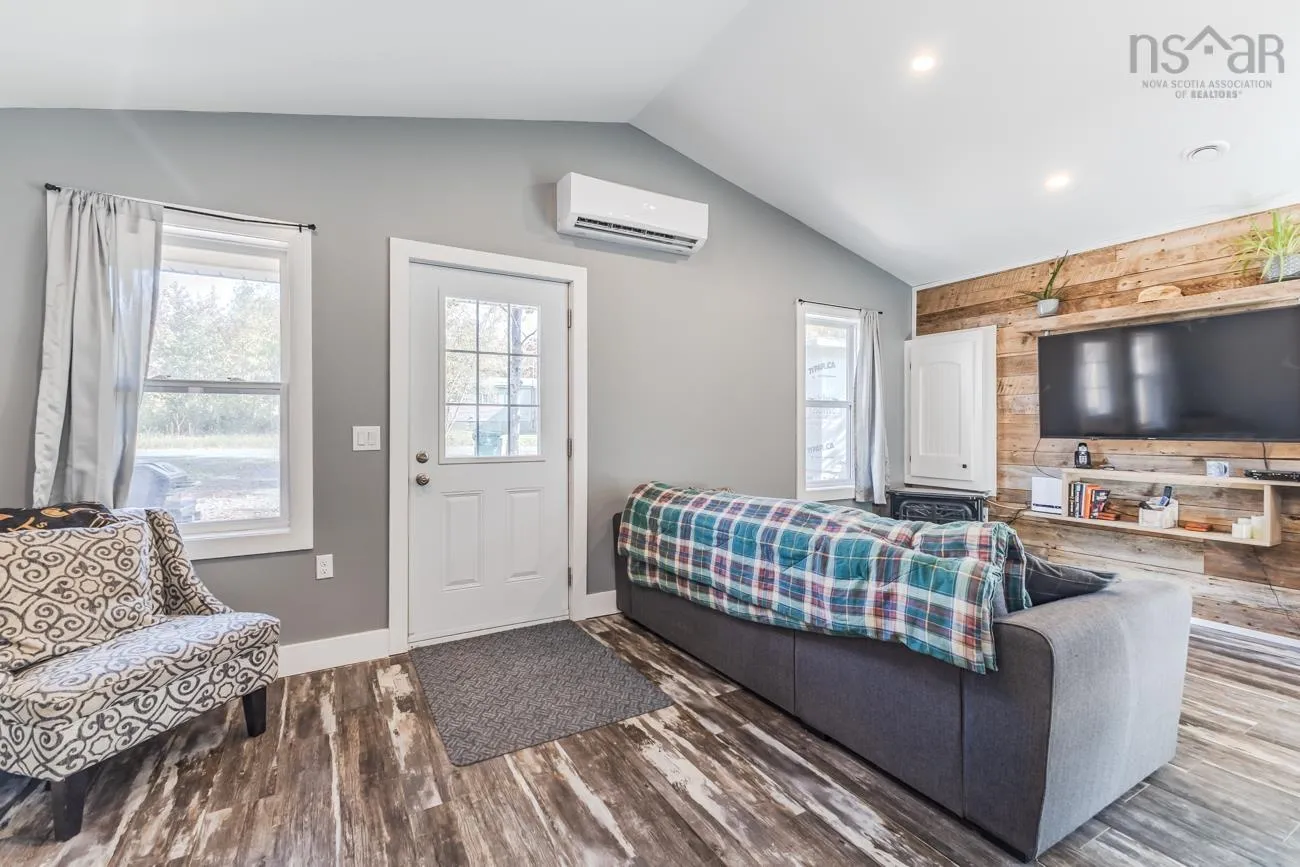 69 Ocean Beach Rd, Bramber, NS B0N 2R0, 2 Bedrooms Bedrooms, ,1 BathroomBathrooms,Residential,For Sale,Ocean Beach Rd,202525465