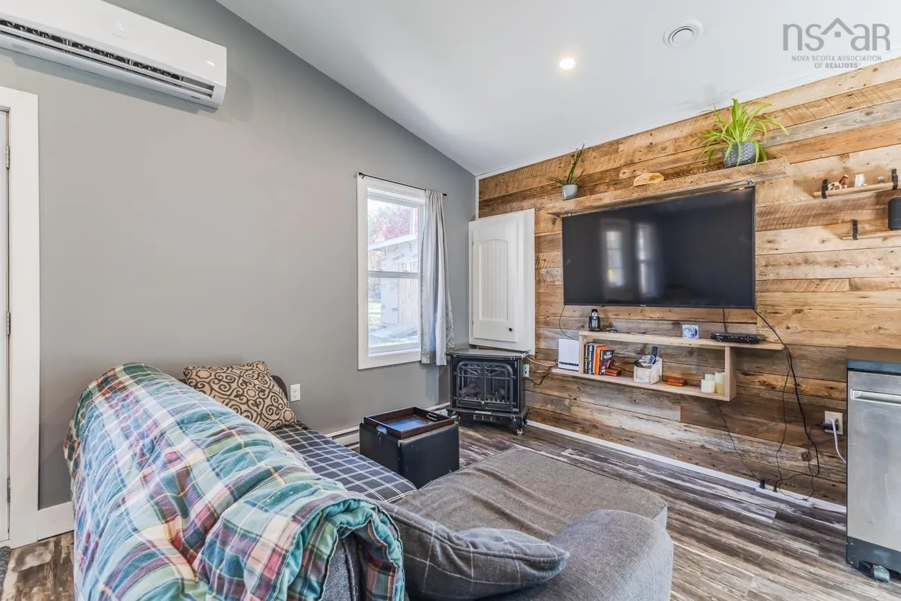 69 Ocean Beach Rd, Bramber, NS B0N 2R0, 2 Bedrooms Bedrooms, ,1 BathroomBathrooms,Residential,For Sale,Ocean Beach Rd,202525465