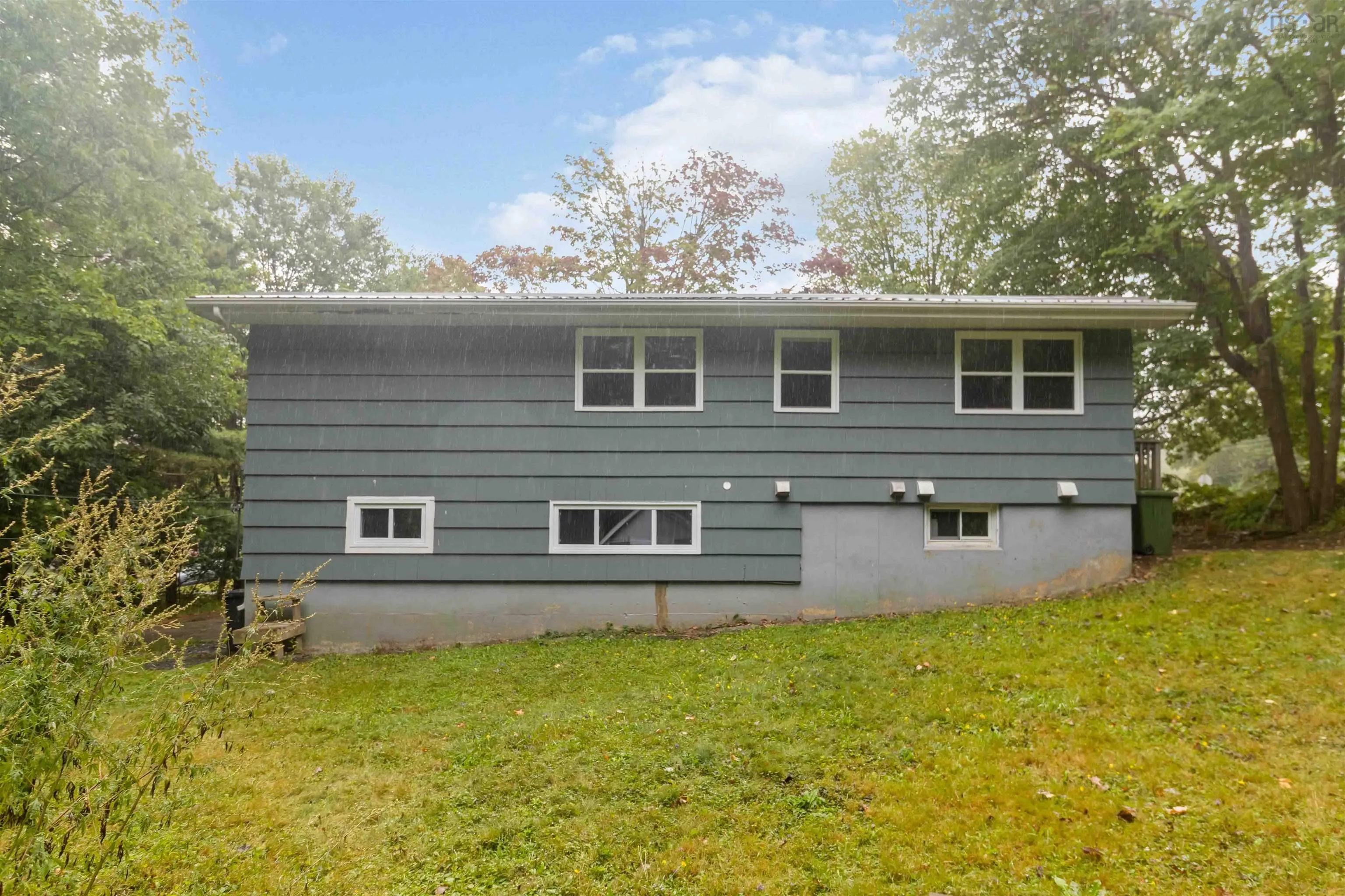 18 Dublin Avenue, Bridgewater, NS B4V 2V7, 4 Bedrooms Bedrooms, ,2 BathroomsBathrooms,Residential,For Sale,Dublin,202522653