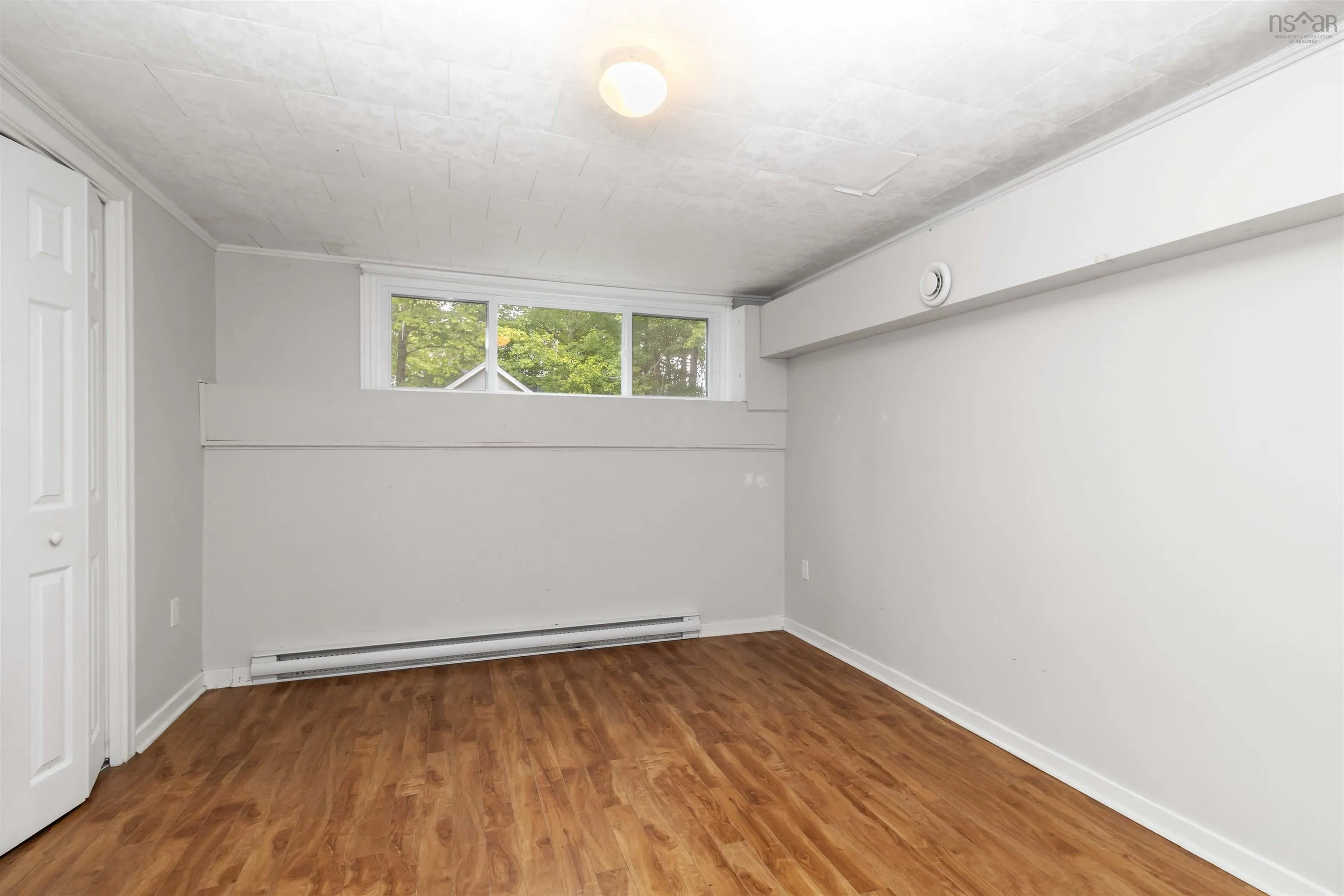 18 Dublin Avenue, Bridgewater, NS B4V 2V7, 4 Bedrooms Bedrooms, ,2 BathroomsBathrooms,Residential,For Sale,Dublin,202522653