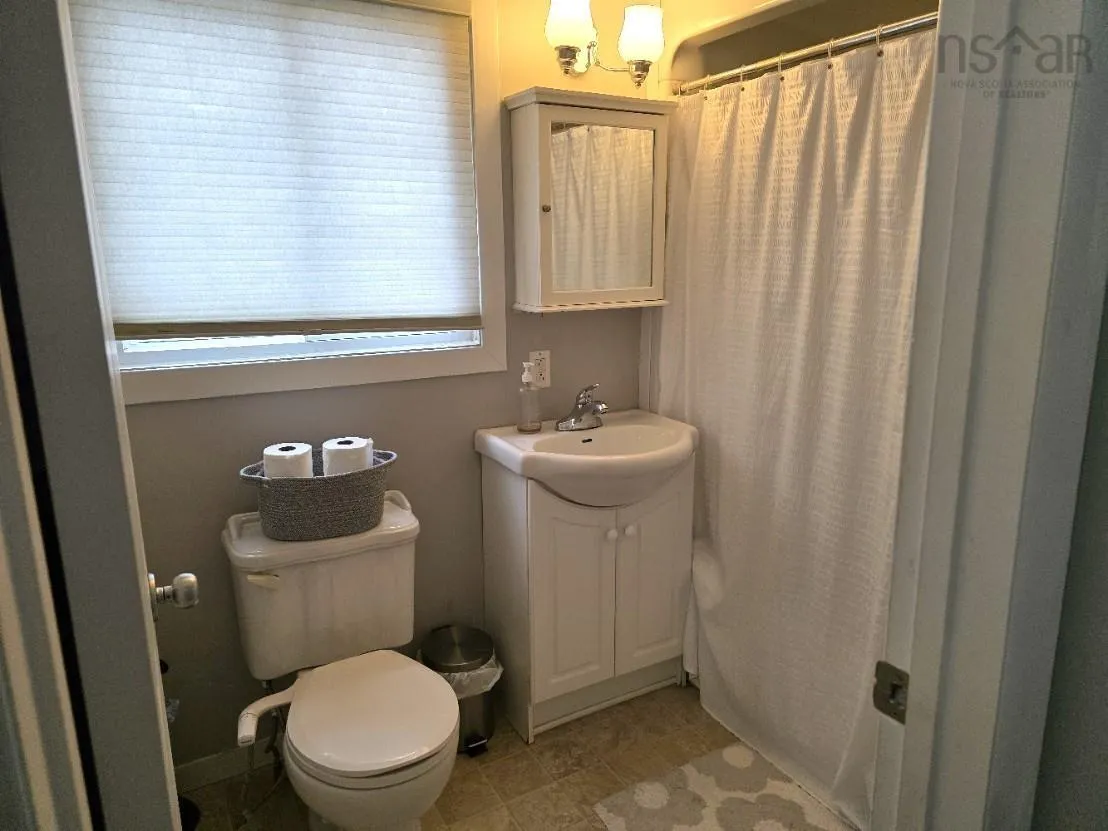 28 Weir Avenue, Stellarton Ns B0k 1s0, 3 Bedrooms Bedrooms, ,1 BathroomBathrooms,Residential,For Sale,Weir,202509187
