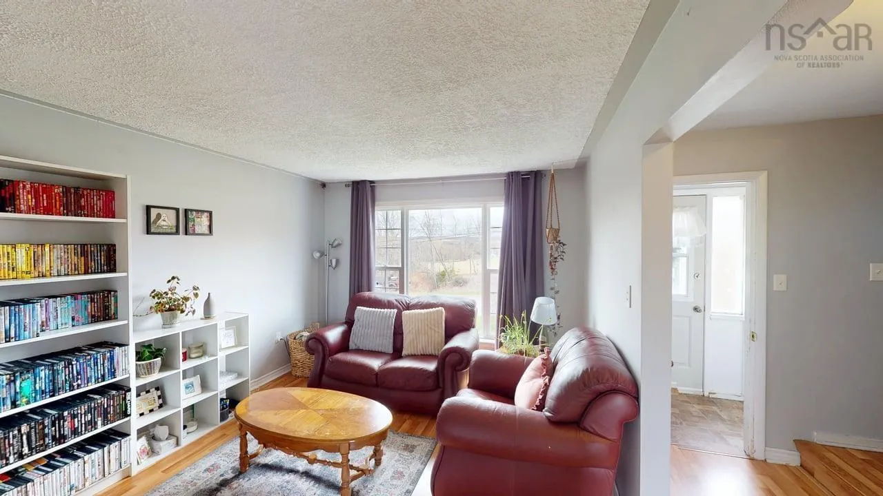28 Weir Avenue, Stellarton Ns B0k 1s0, 3 Bedrooms Bedrooms, ,1 BathroomBathrooms,Residential,For Sale,Weir,202509187