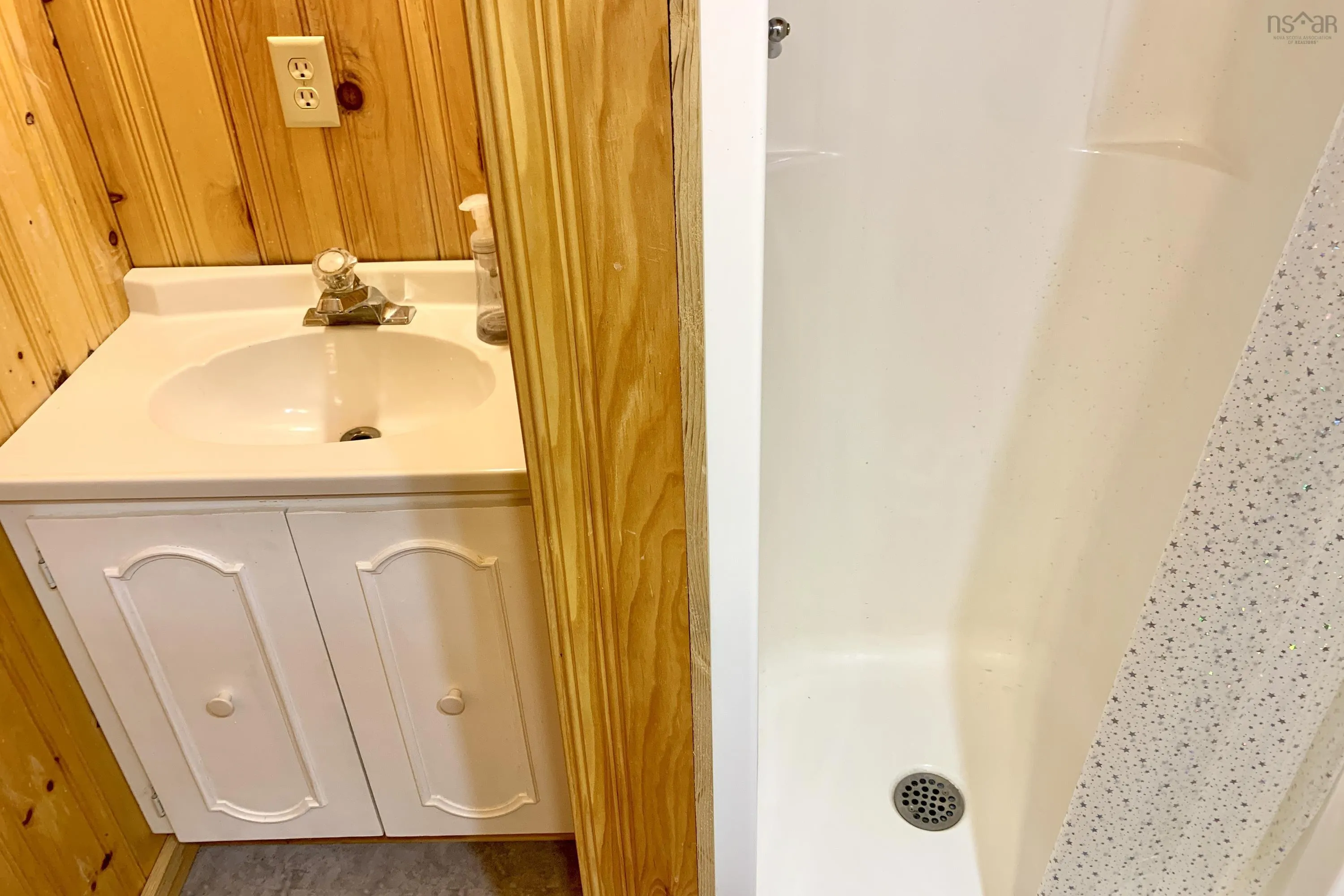 24 Mitchell Island Loop, Linden, NS B0K 1K0, 2 Bedrooms Bedrooms, ,2 BathroomsBathrooms,Residential,For Sale,Mitchell Island,202519345