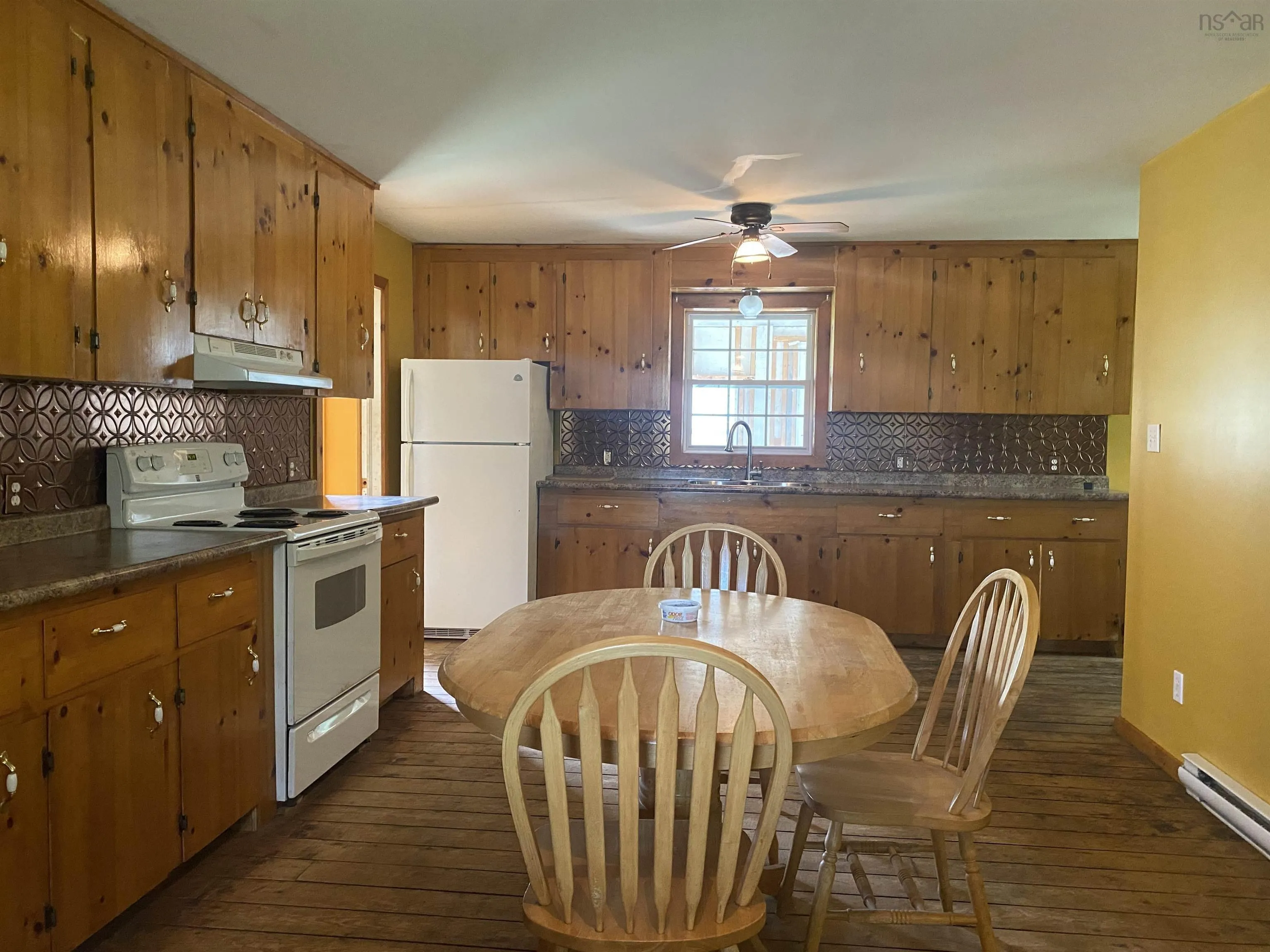 137 Bells Point Road, Port Mouton, NS B0T 1T0, 5 Bedrooms Bedrooms, ,2 BathroomsBathrooms,Residential,For Sale,Bells Point,202517369