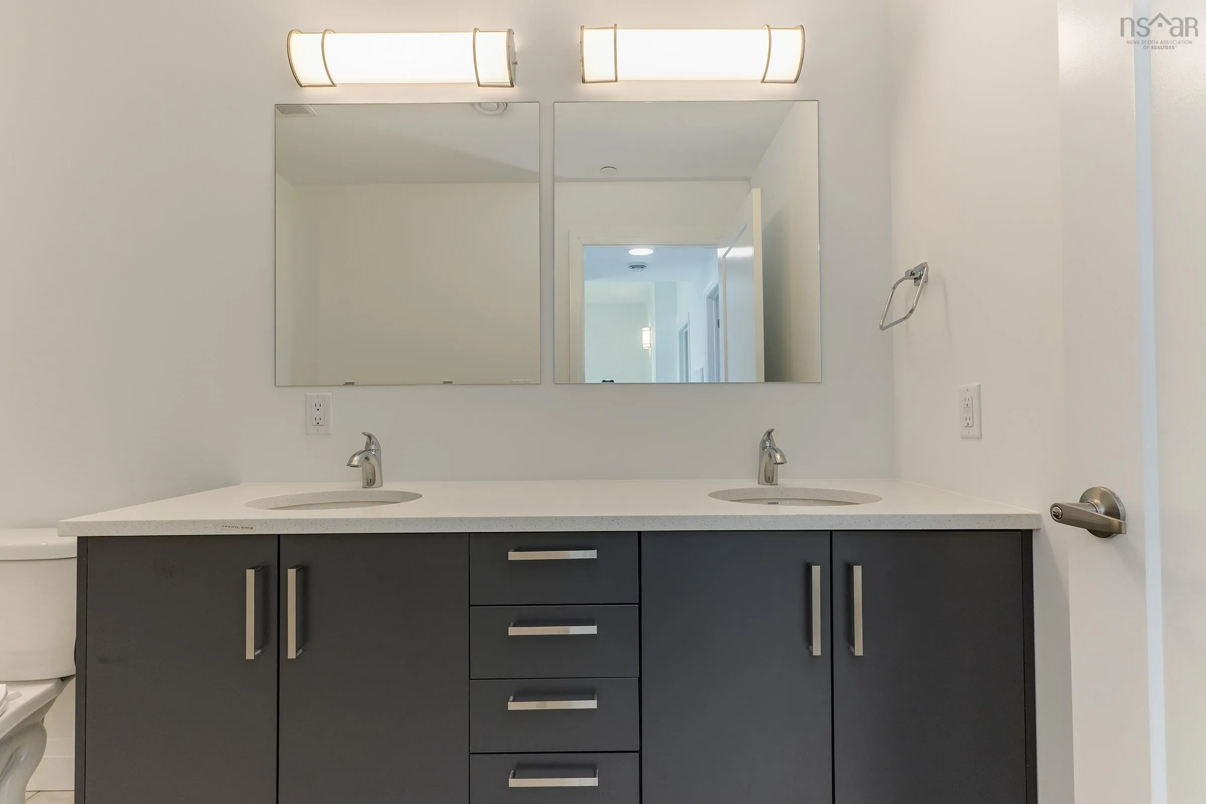 5 Coveview Walk, Dartmouth, NS B3B 0P9, 3 Bedrooms Bedrooms, ,3 BathroomsBathrooms,Residential,For Sale,Coveview,202512568