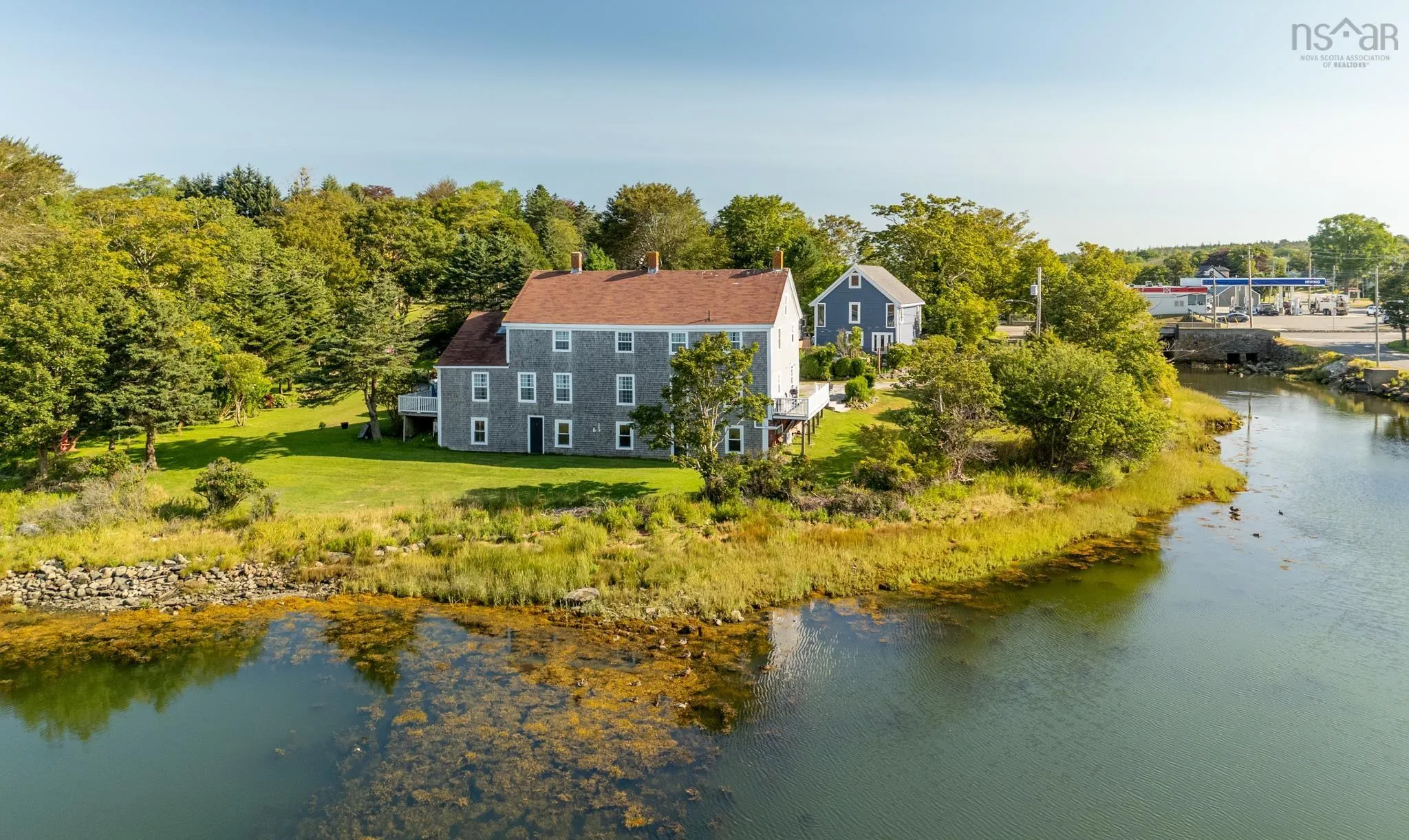 4 Market Street, Yarmouth, NS B5A 4R5, 6 Bedrooms Bedrooms, ,4 BathroomsBathrooms,Residential,For Sale,Market,202521347