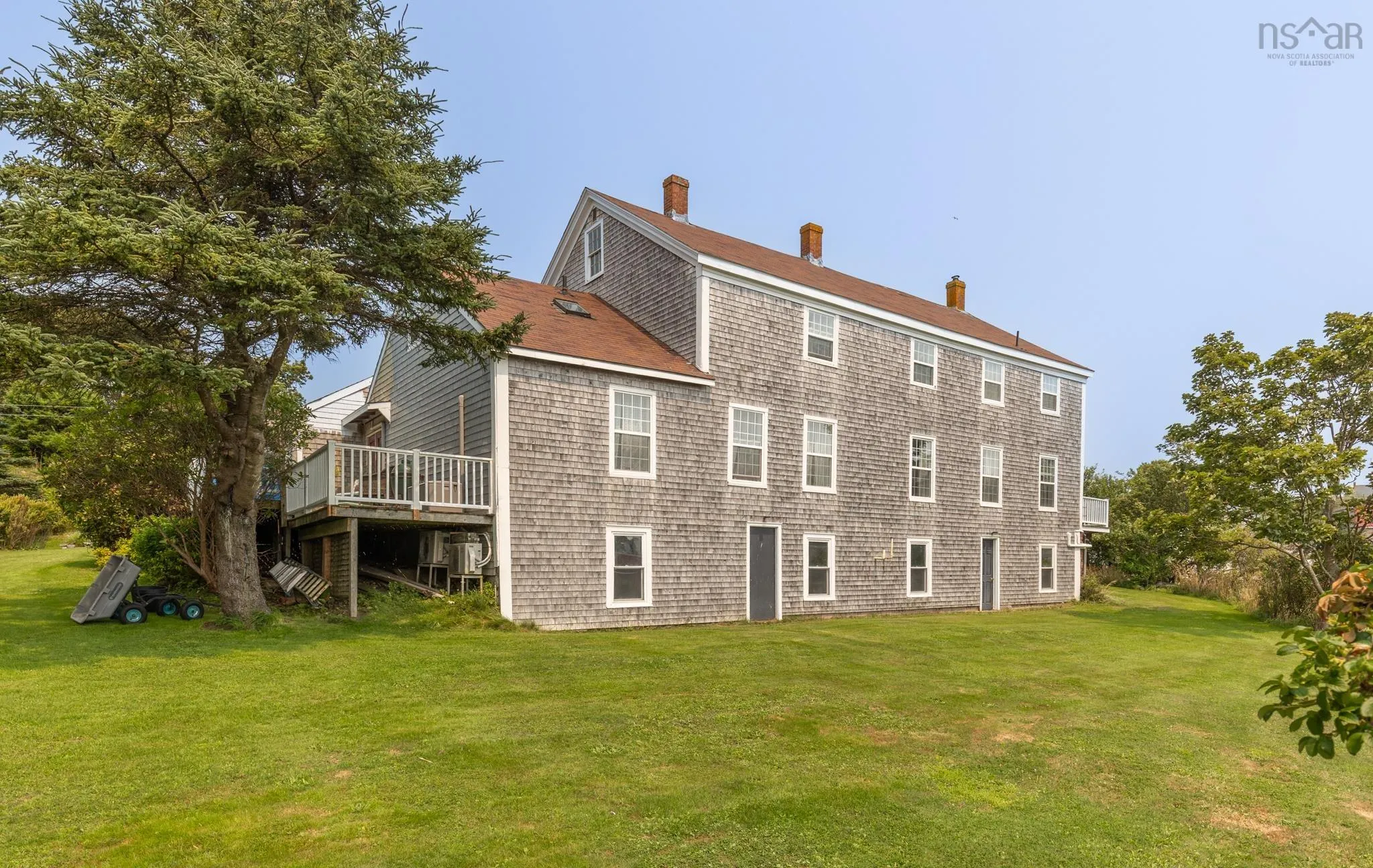 4 Market Street, Yarmouth, NS B5A 4R5, 6 Bedrooms Bedrooms, ,4 BathroomsBathrooms,Residential,For Sale,Market,202521347