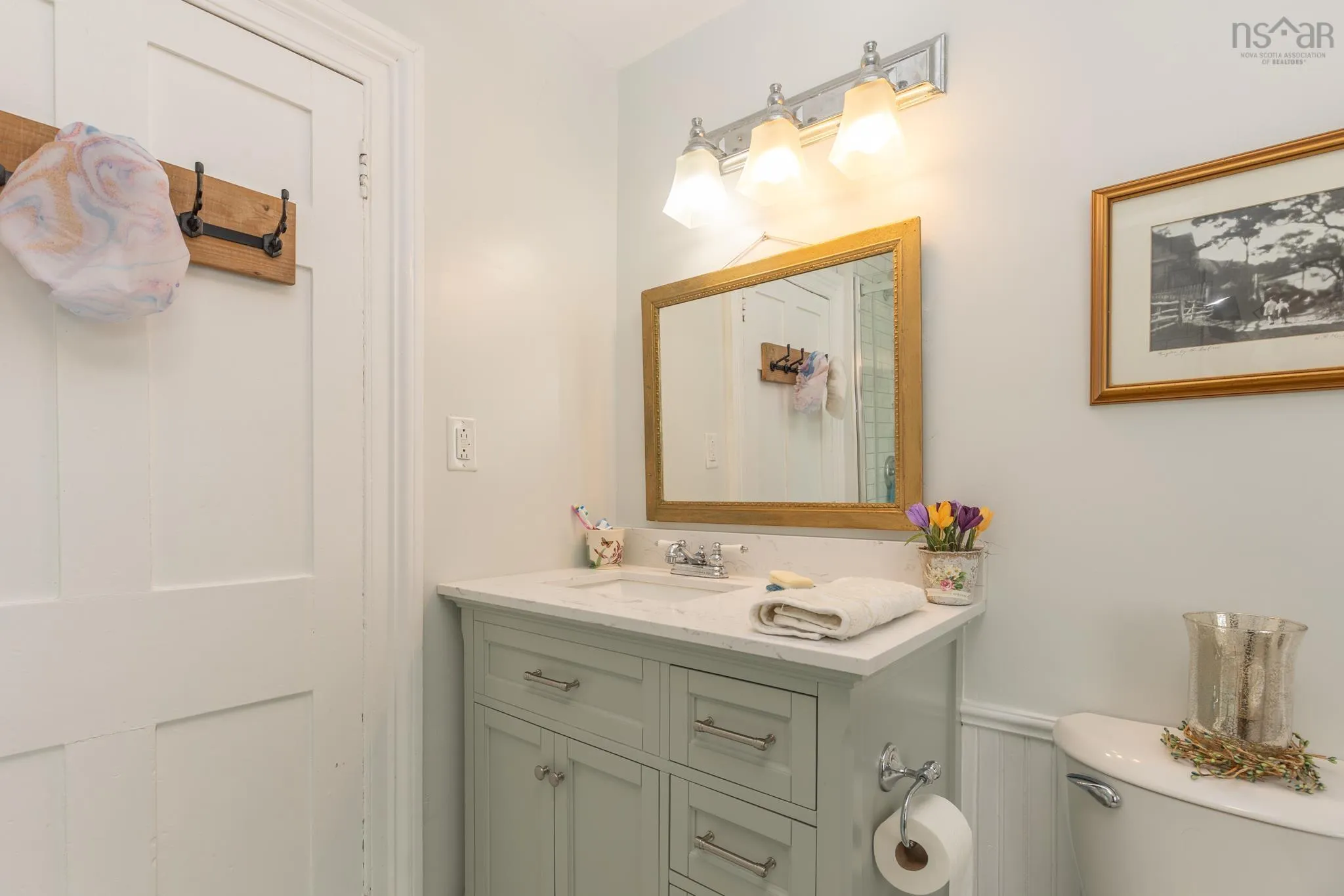4 Market Street, Yarmouth, NS B5A 4R5, 6 Bedrooms Bedrooms, ,4 BathroomsBathrooms,Residential,For Sale,Market,202521347