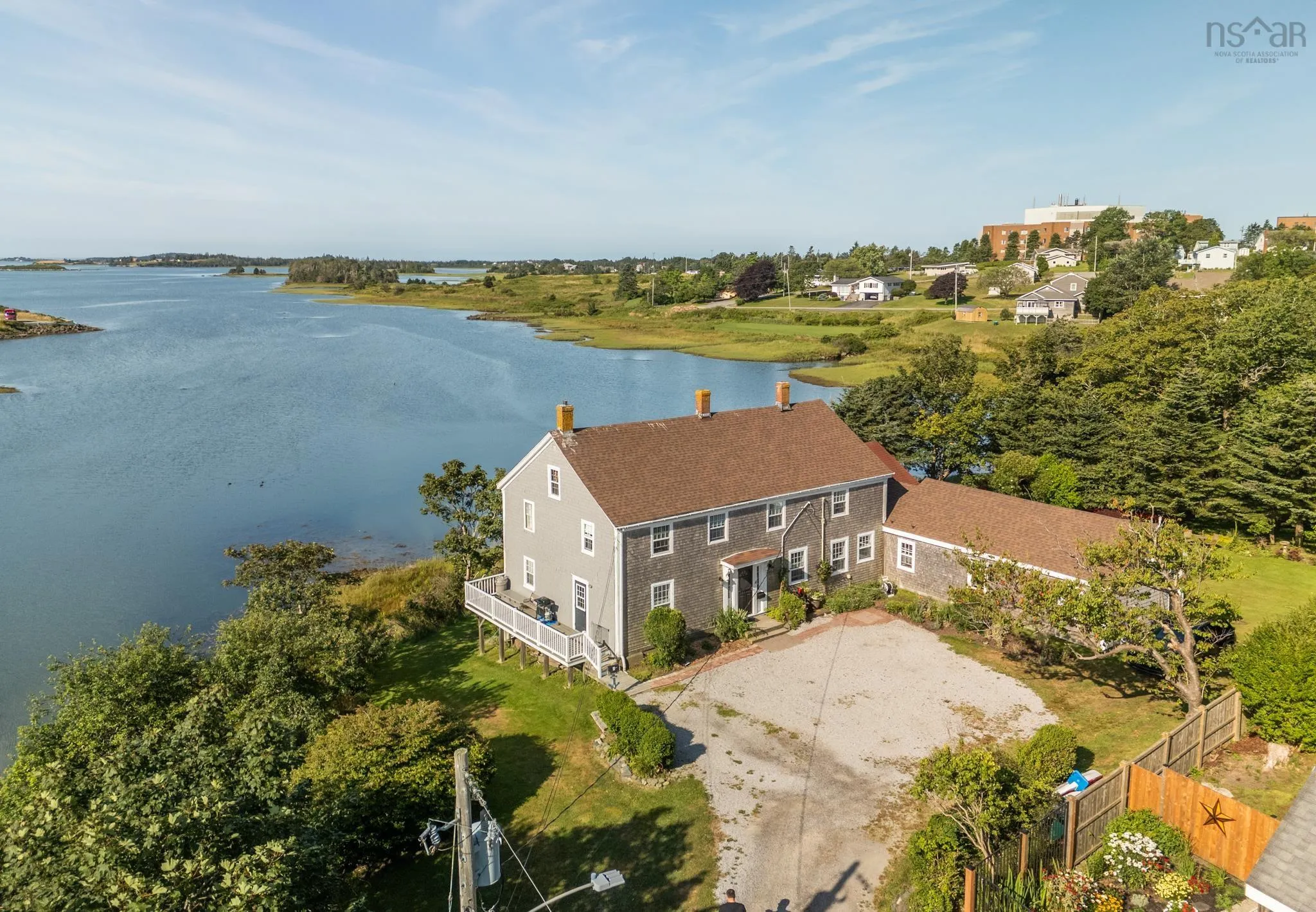 4 Market Street, Yarmouth, NS B5A 4R5, 6 Bedrooms Bedrooms, ,4 BathroomsBathrooms,Residential,For Sale,Market,202521347