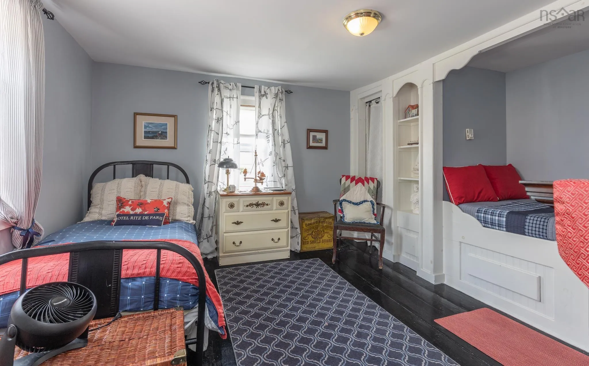 4 Market Street, Yarmouth, NS B5A 4R5, 6 Bedrooms Bedrooms, ,4 BathroomsBathrooms,Residential,For Sale,Market,202521347
