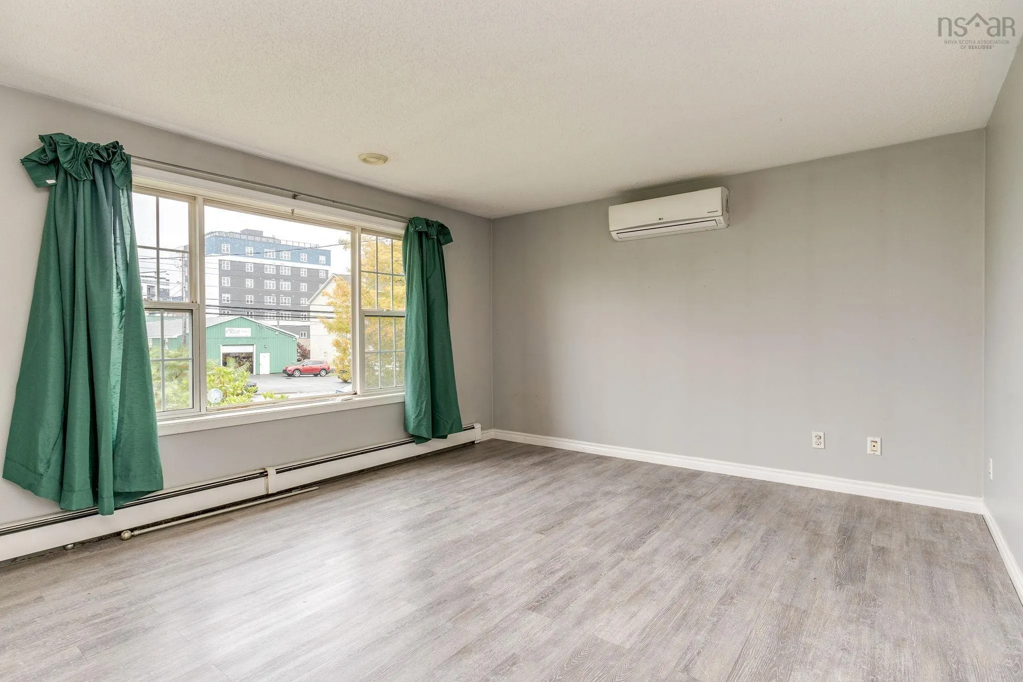 69 Lakecrest Drive, Dartmouth, NS B2X 1V5, ,Commercial Sale,For Sale,Lakecrest,202524556
